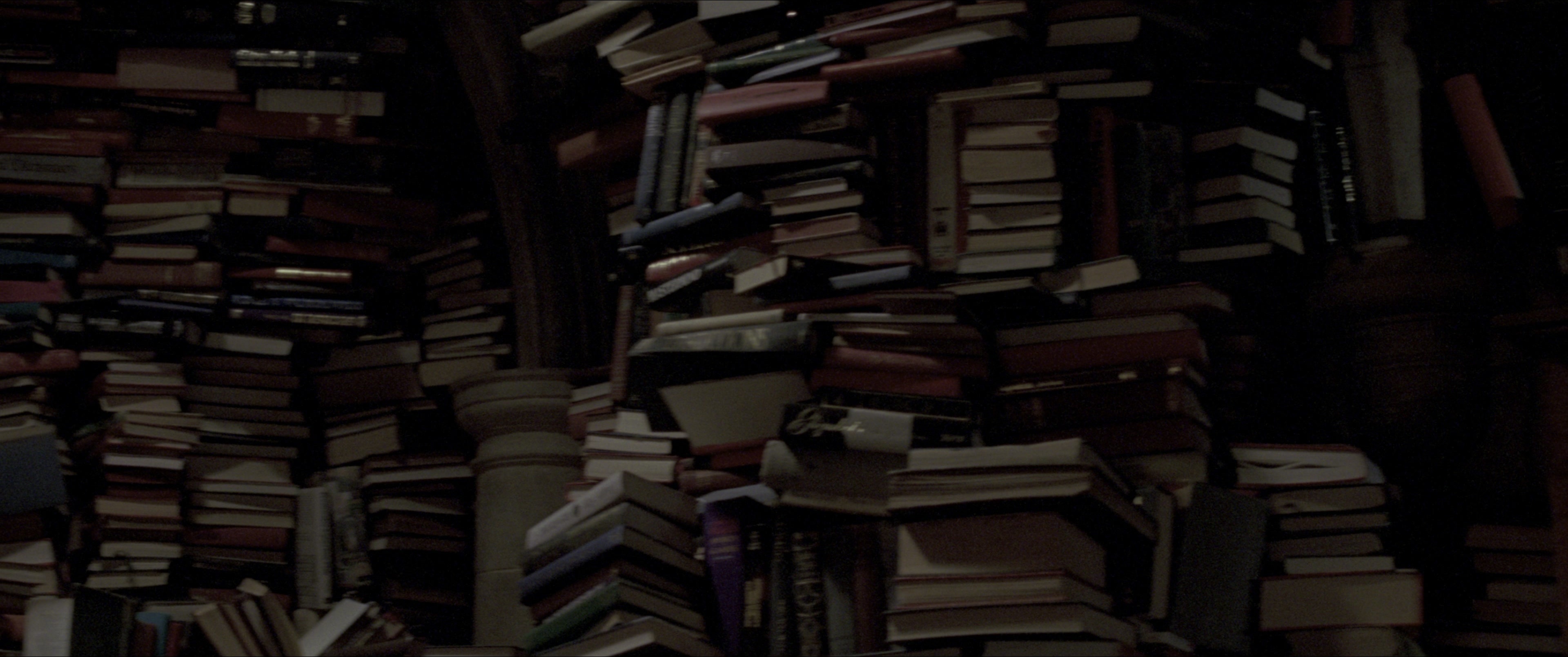 V for Vendetta (2006), wide, 2.39:1 — film still