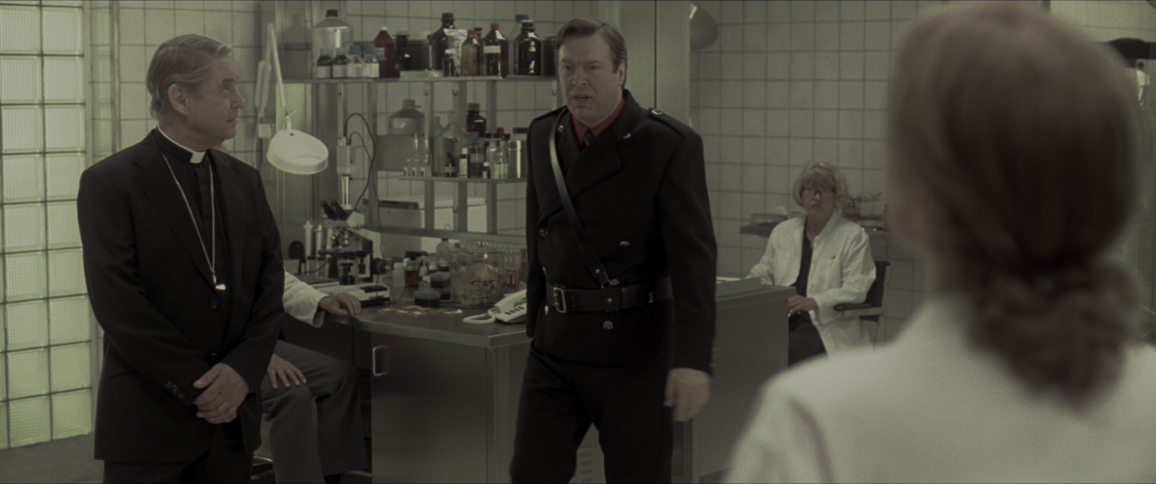 V for Vendetta (2006), wide, 2.39:1 — film still