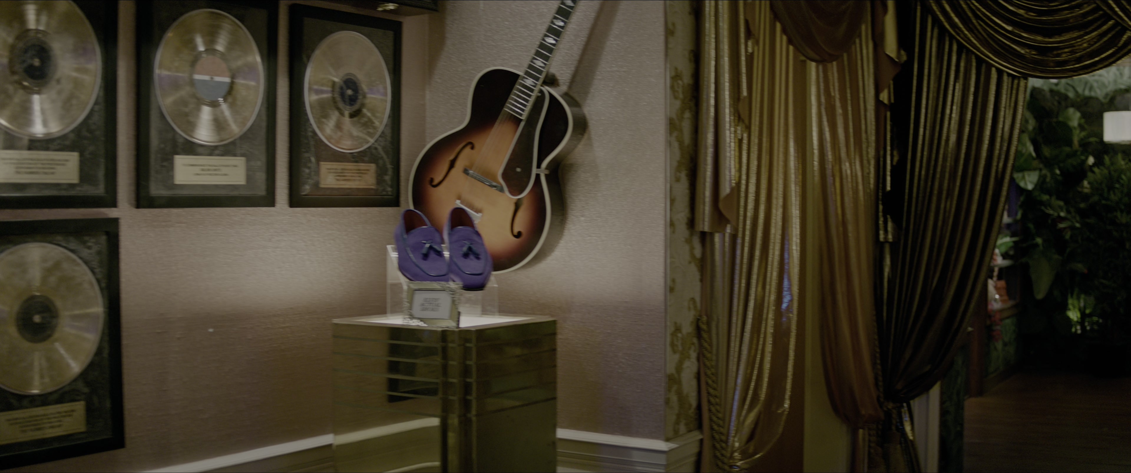 Zombieland: Double Tap (2019), wide, 2.39:1 — film still