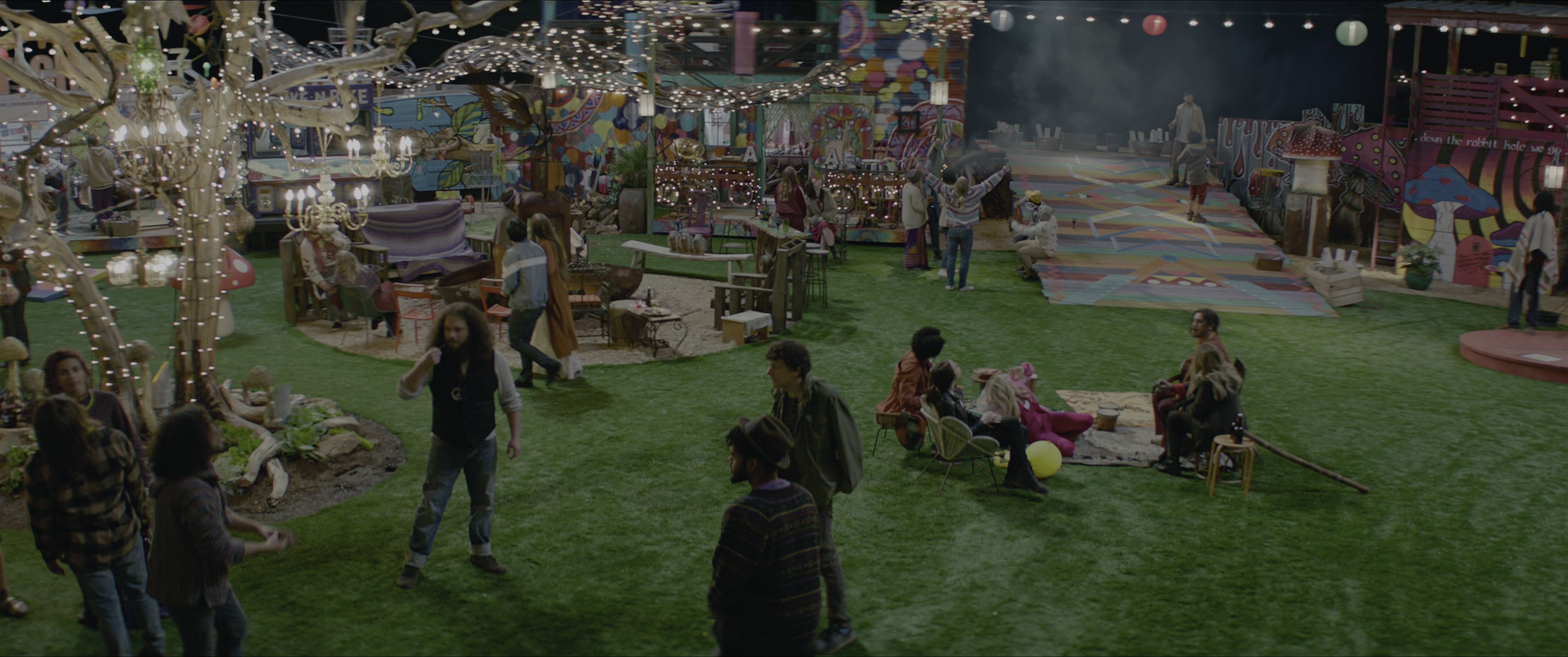 Zombieland: Double Tap (2019), wide, 2.39:1 — film still