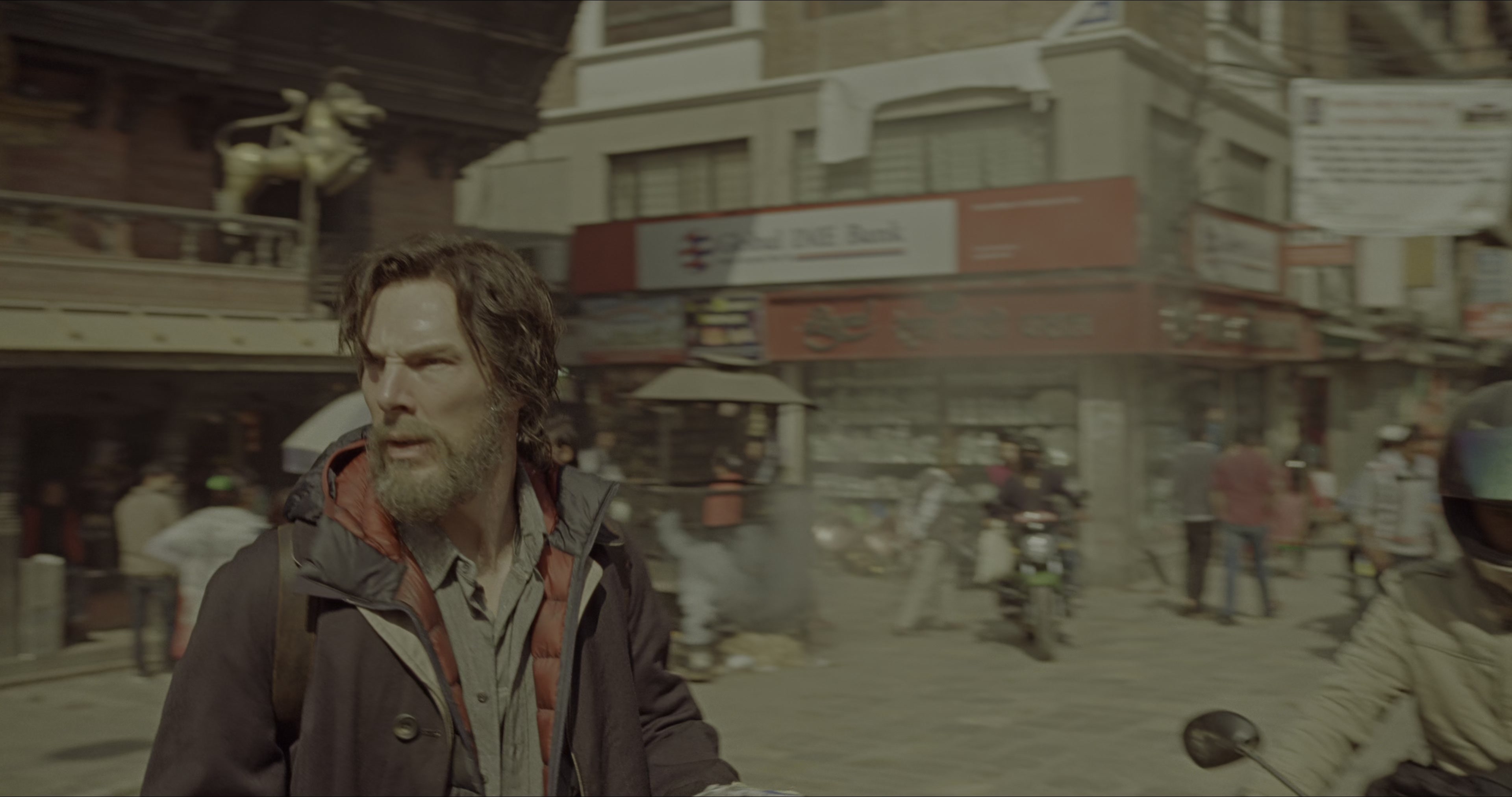 Doctor Strange (2016), wide, 1.90:1 — film still