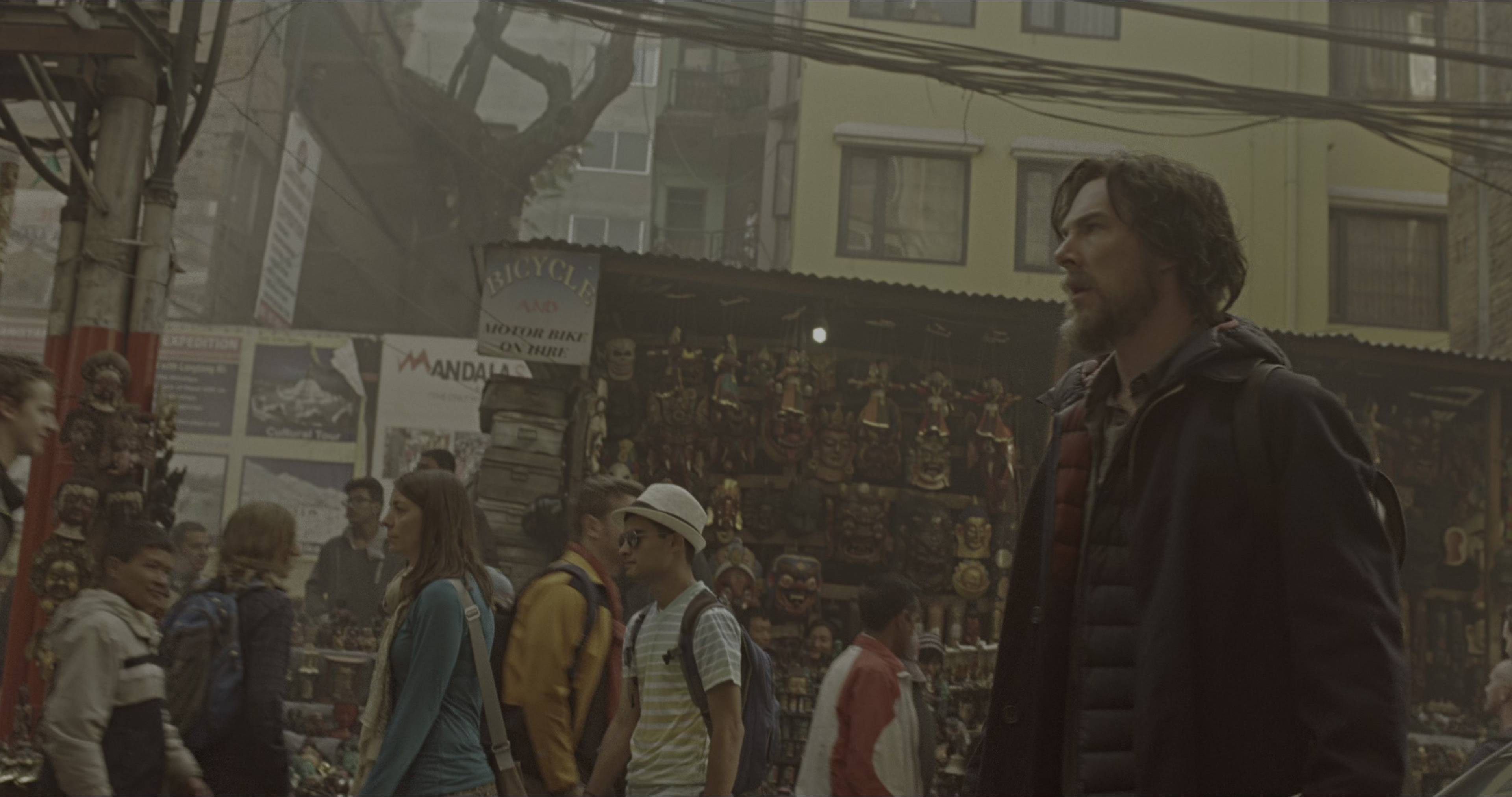 Doctor Strange (2016), wide, 1.90:1 — film still