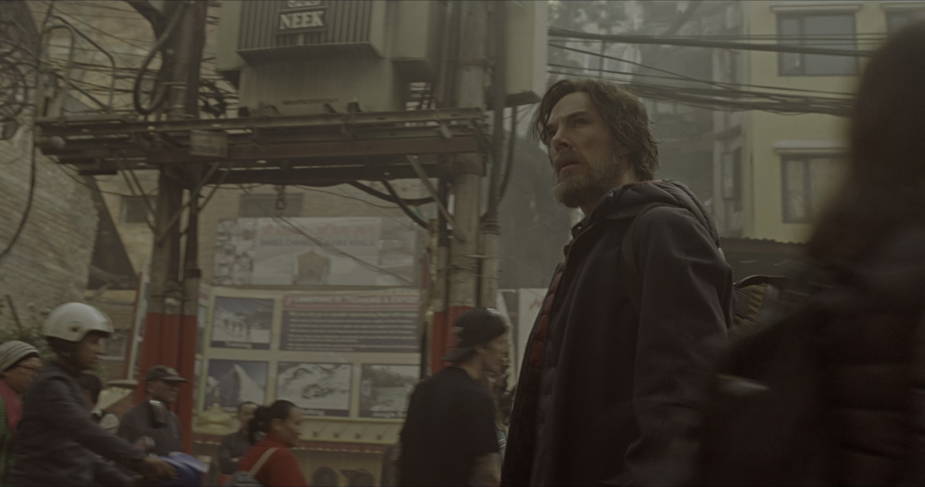 Doctor Strange (2016), wide, 1.90:1 — film still