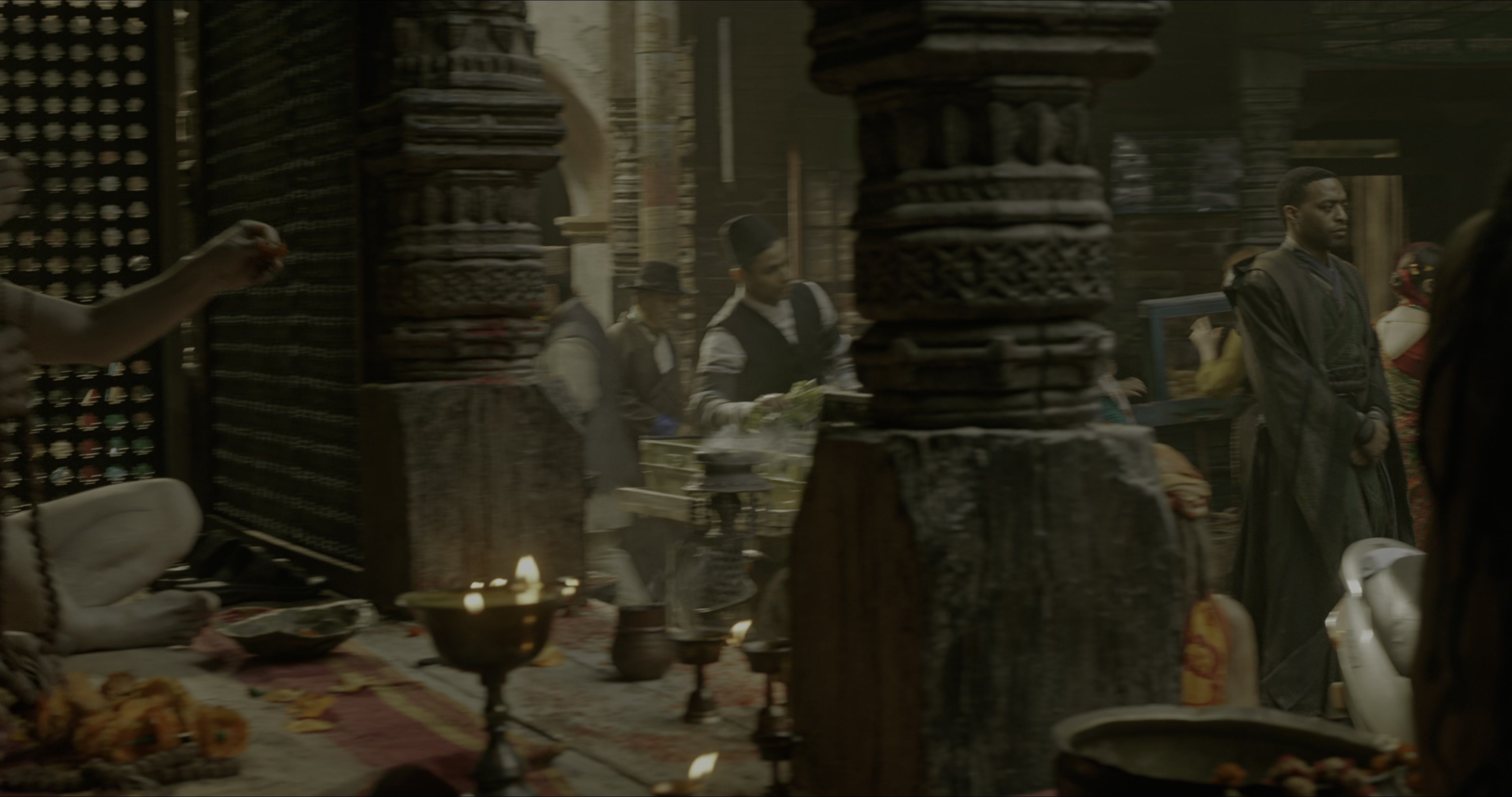 Doctor Strange (2016), wide, 1.90:1 — film still