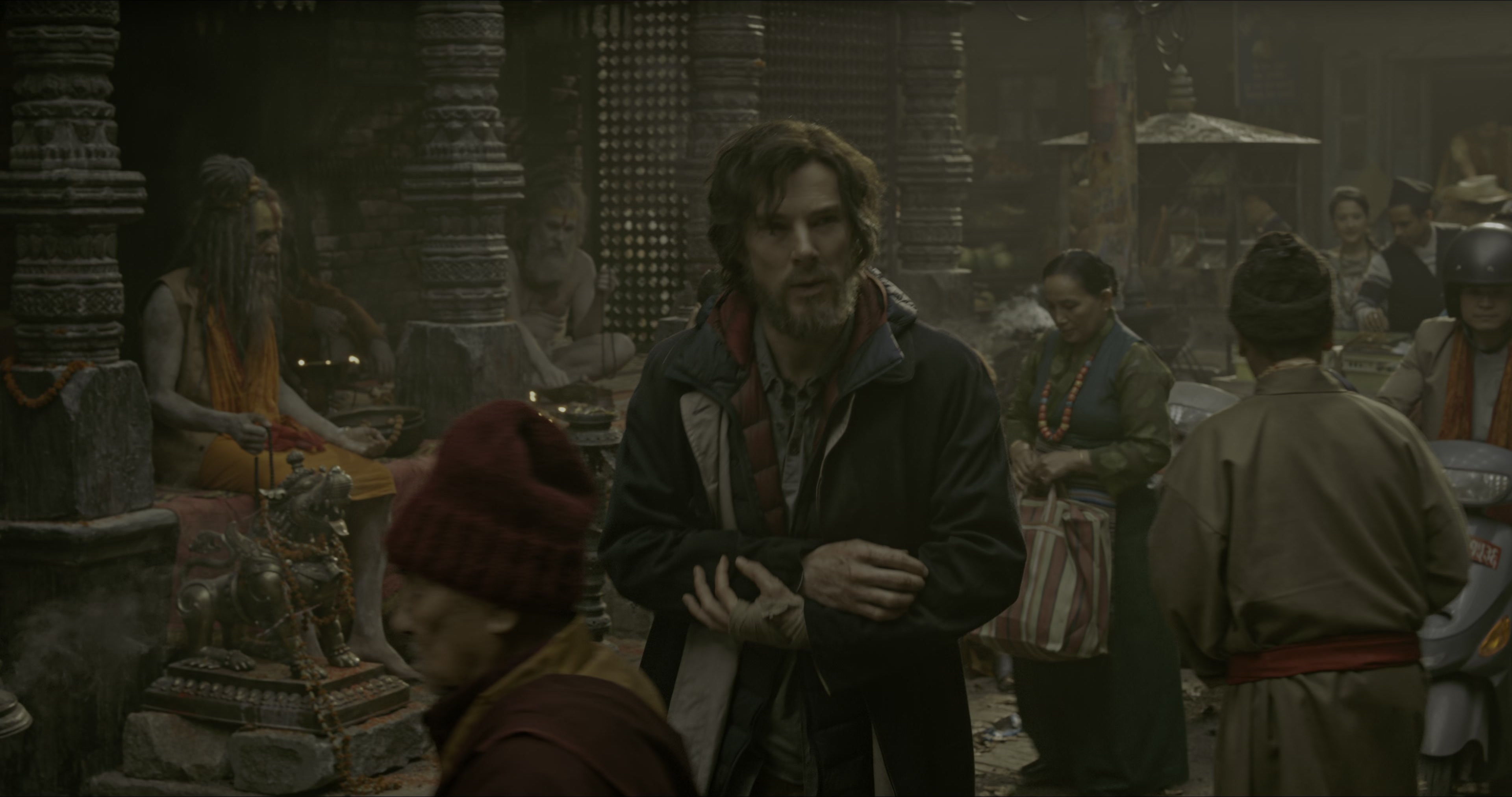Doctor Strange (2016), wide, 1.90:1 — film still