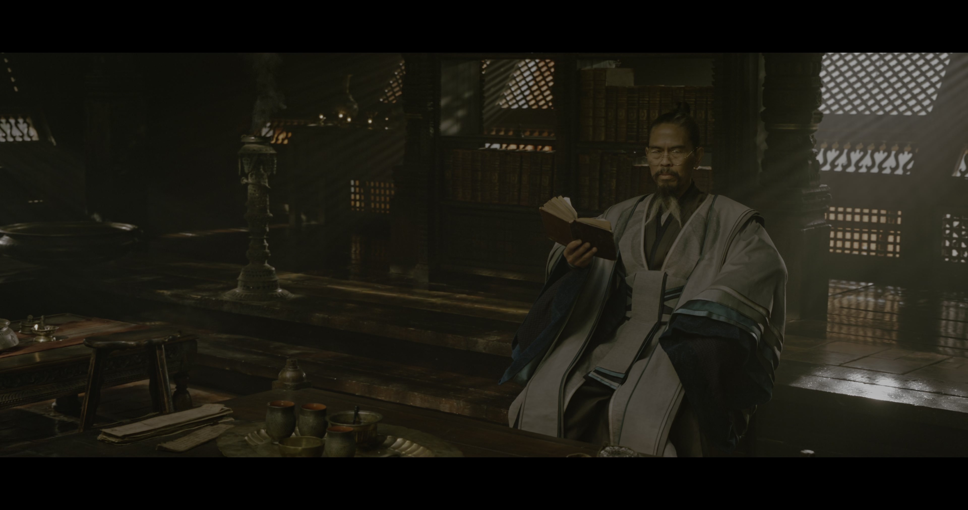Doctor Strange (2016), wide, 1.90:1 — film still
