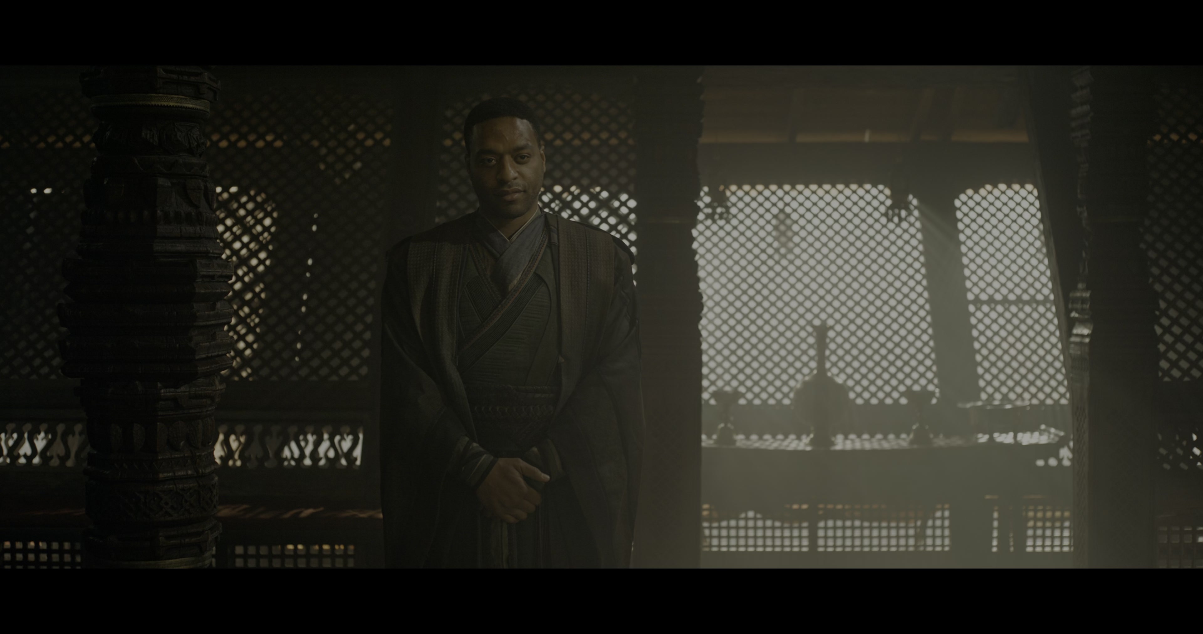 Doctor Strange (2016), wide, 1.90:1 — film still