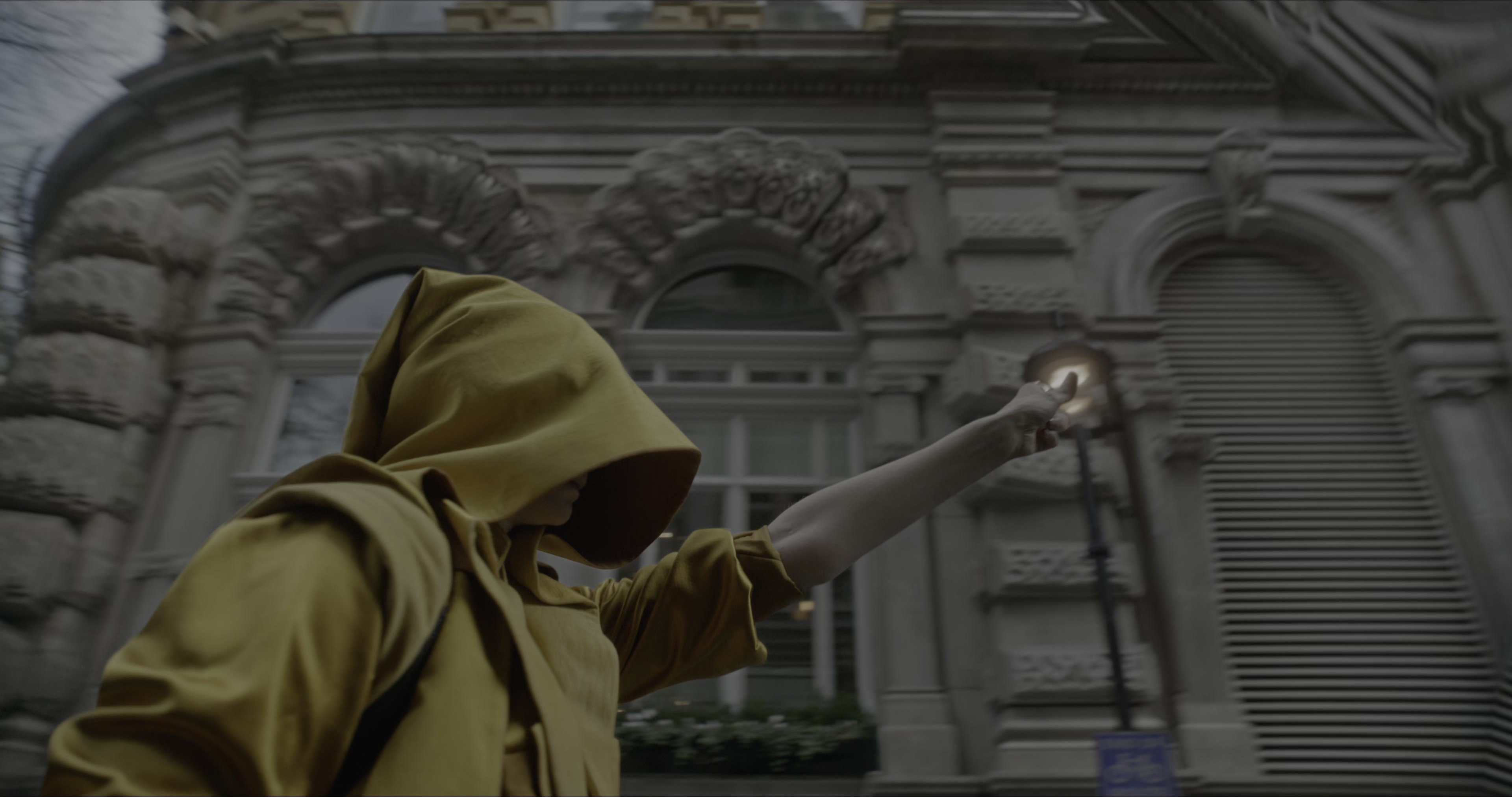Doctor Strange (2016), wide, 1.90:1 — film still