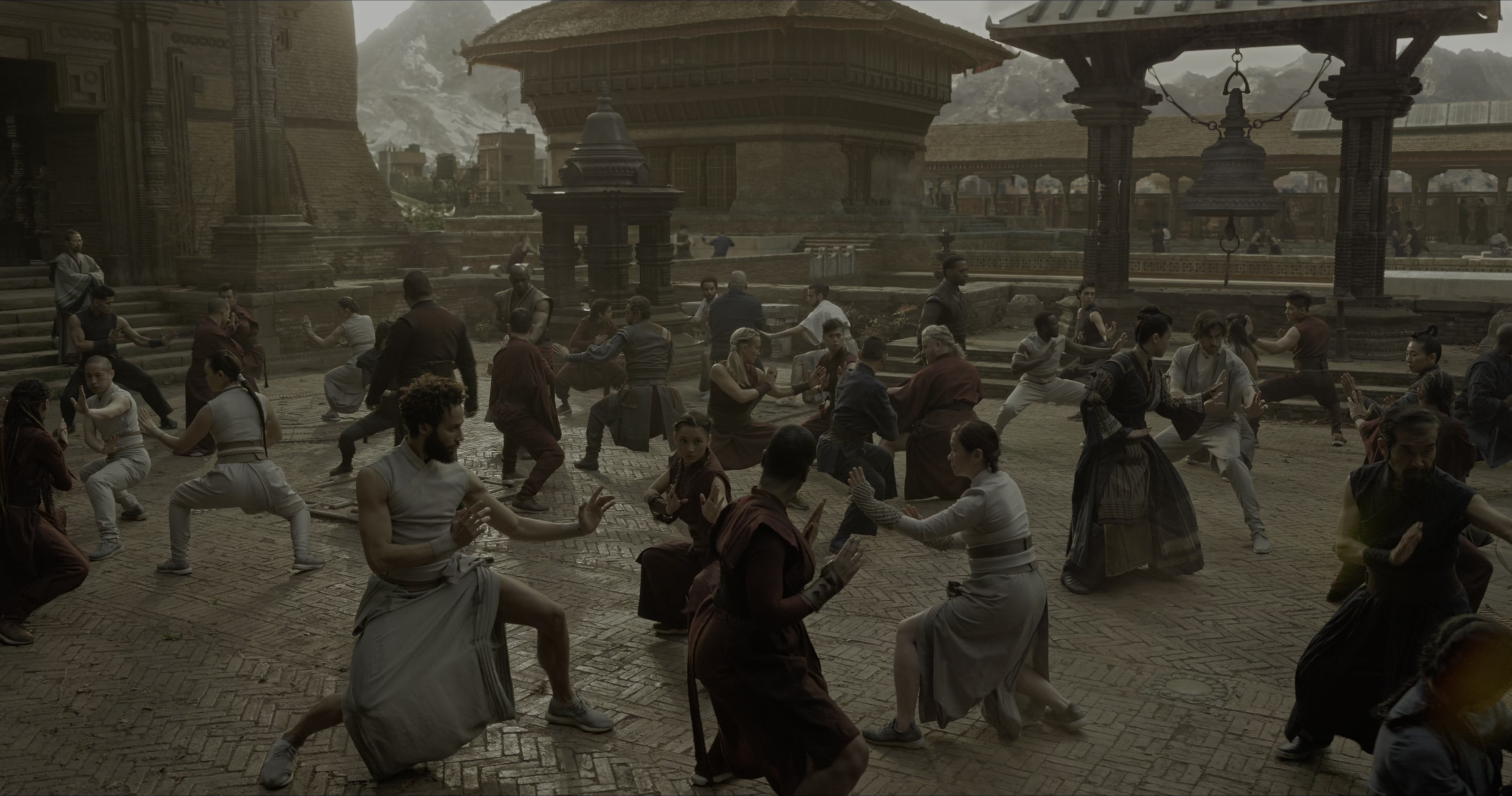 Doctor Strange (2016), wide, 1.90:1 — film still