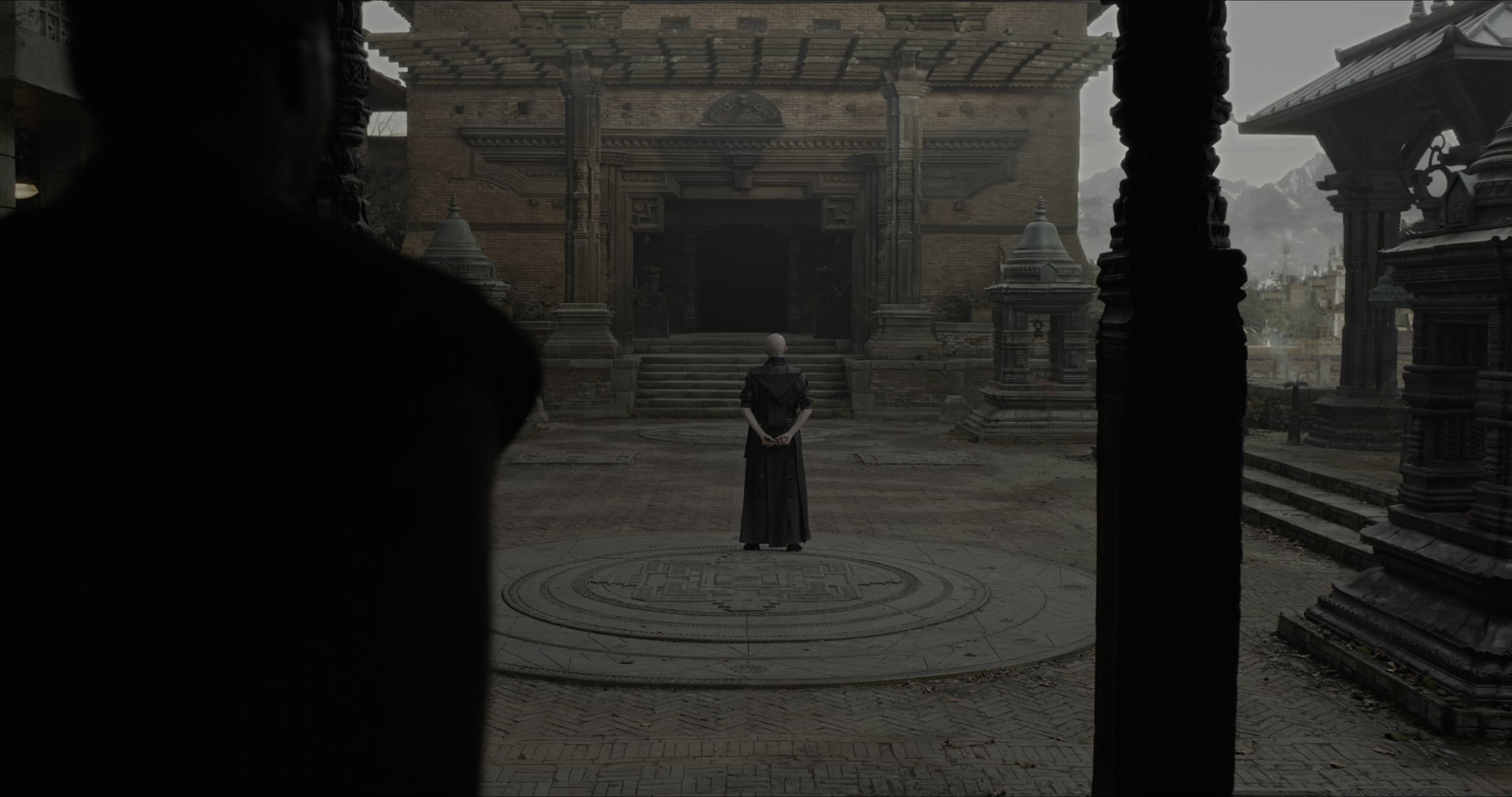 Doctor Strange (2016), wide, 1.90:1 — film still