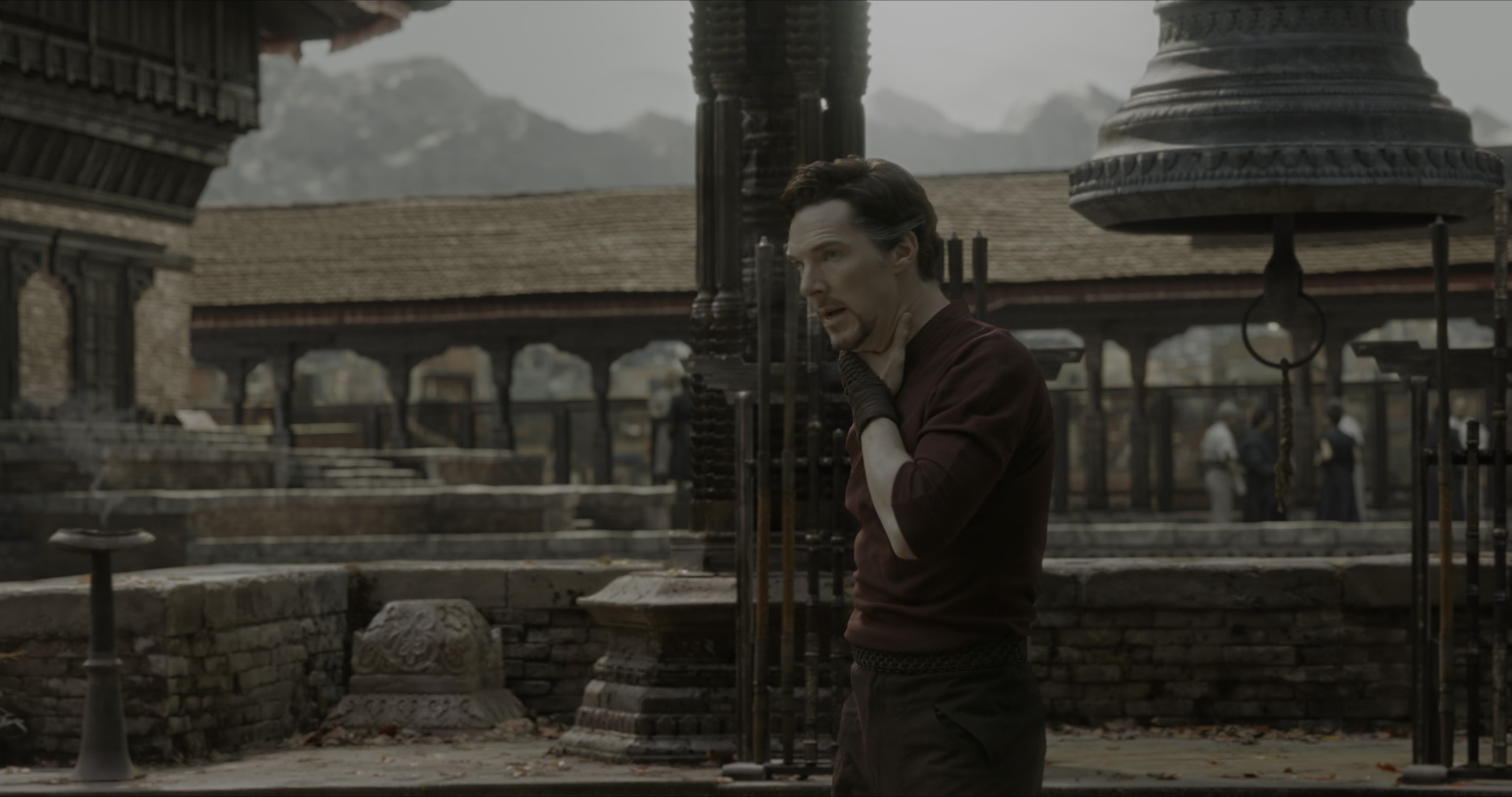 Doctor Strange (2016), wide, 1.90:1 — film still