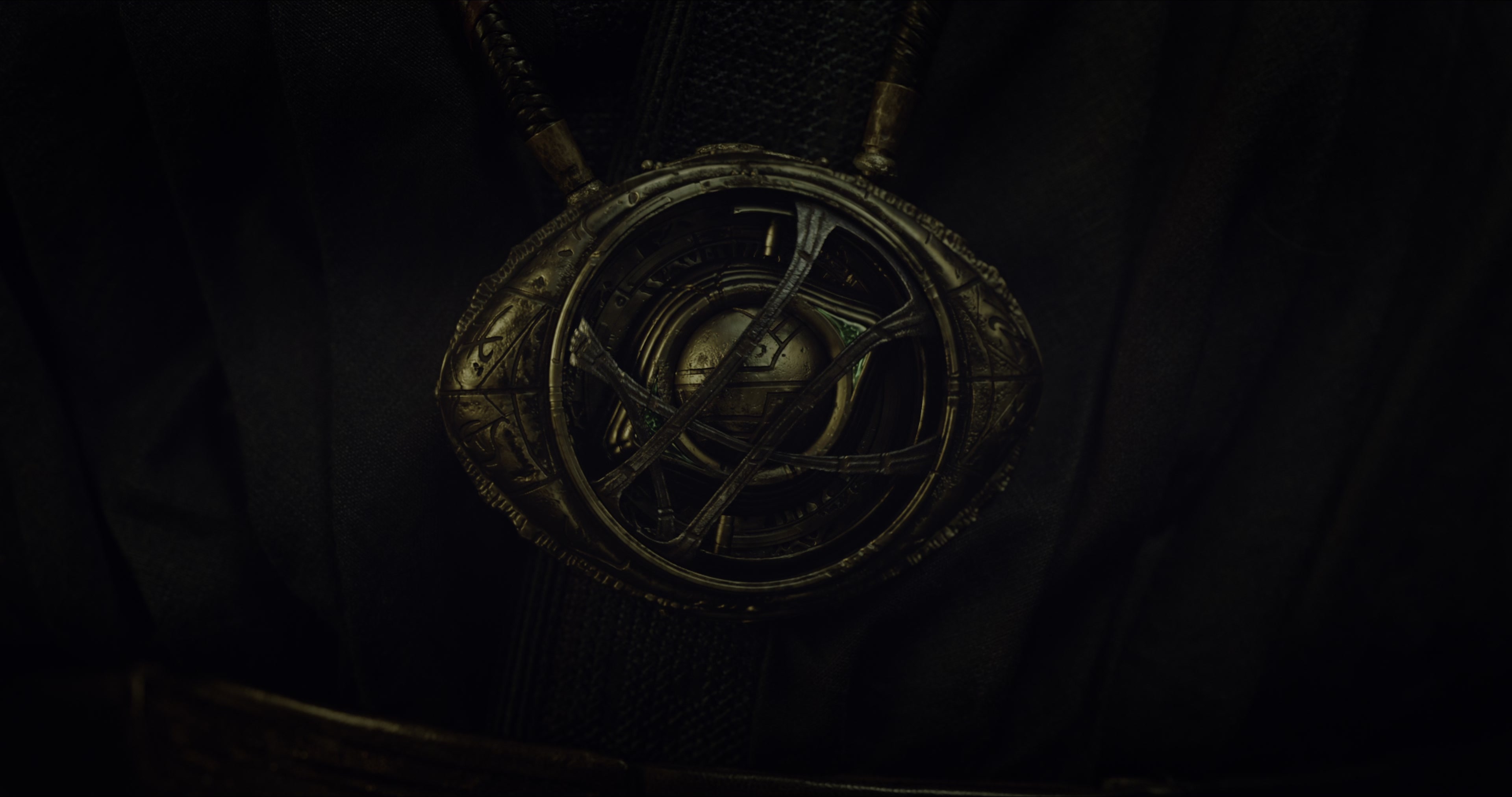 Doctor Strange (2016), wide, 1.90:1 — film still