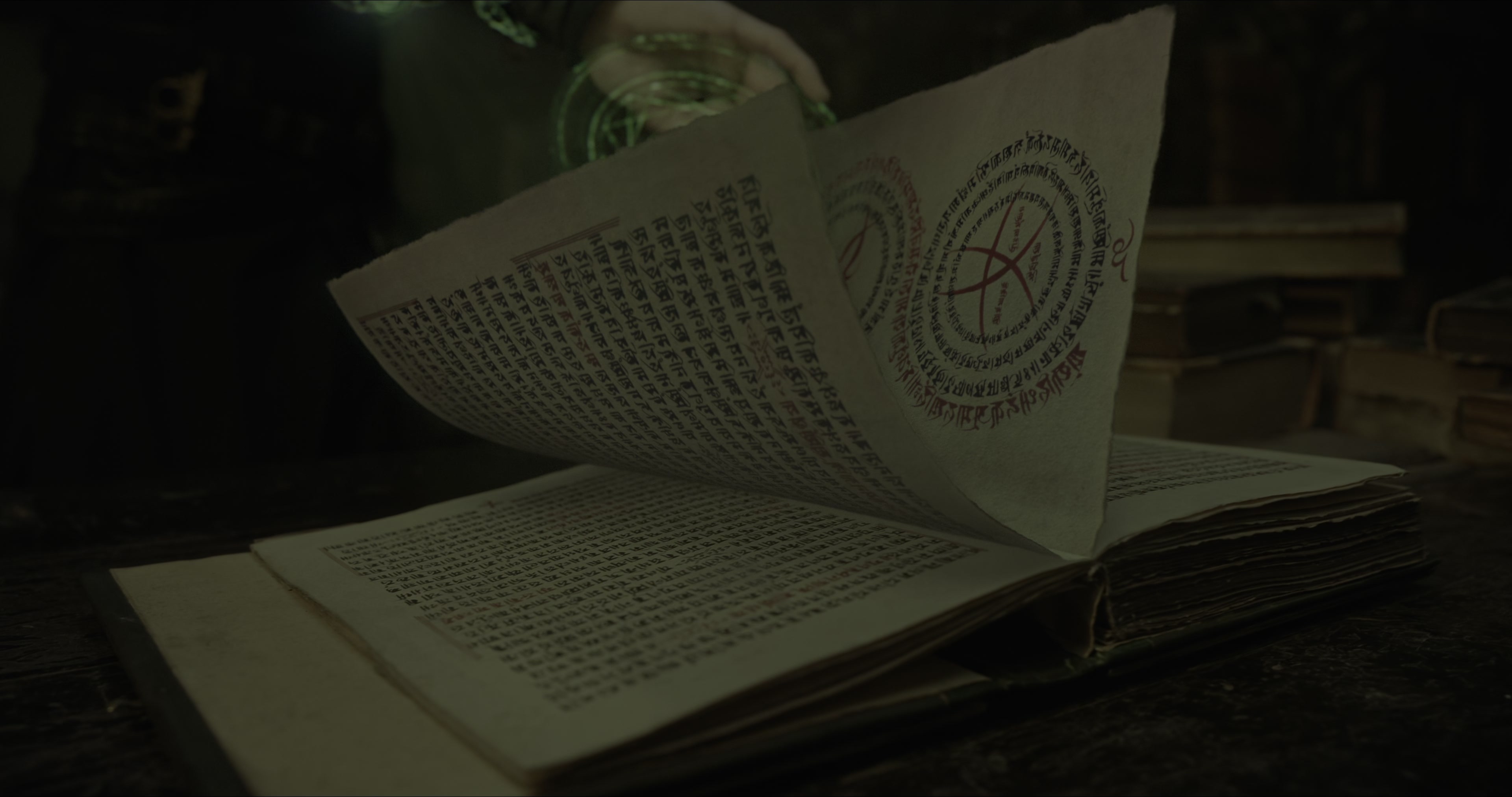 Doctor Strange (2016), wide, 1.90:1 — film still