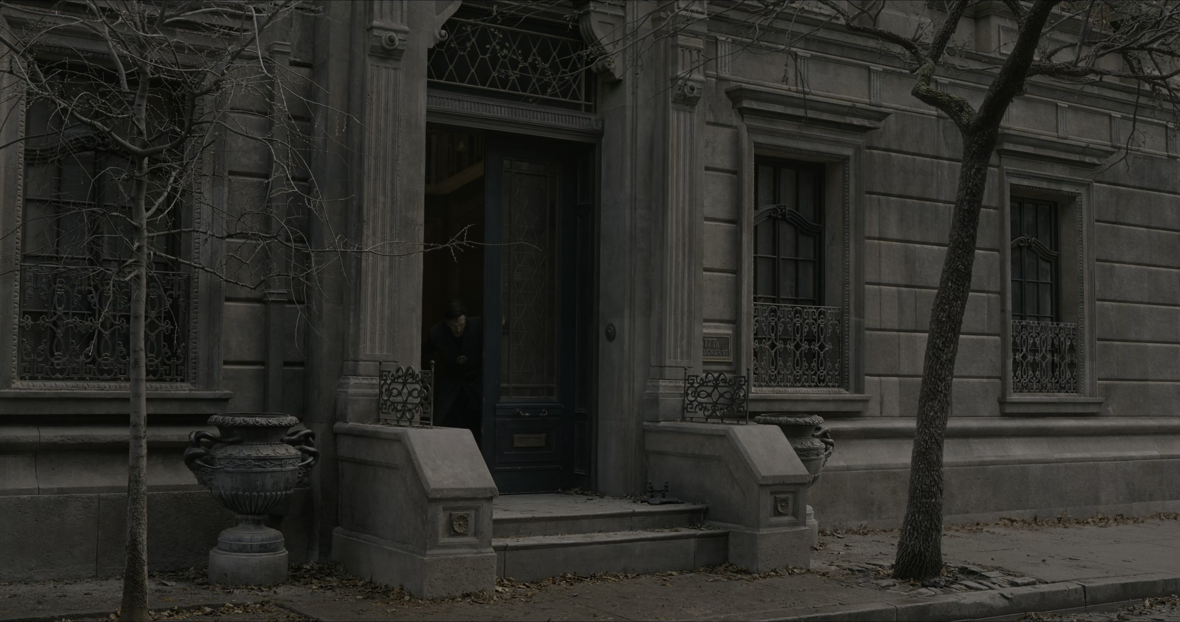 Doctor Strange (2016), wide, 1.90:1 — film still