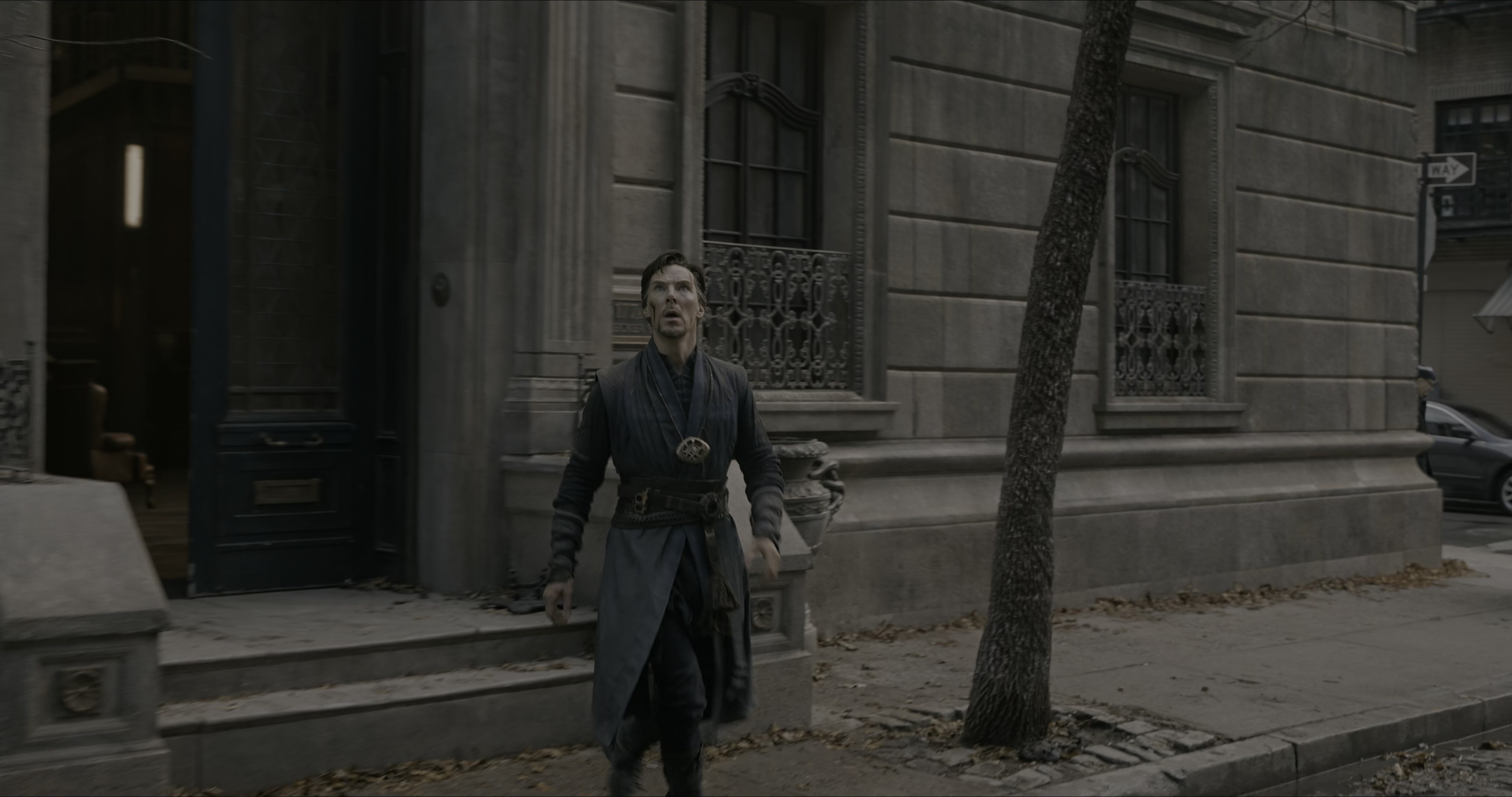 Doctor Strange (2016), wide, 1.90:1 — film still