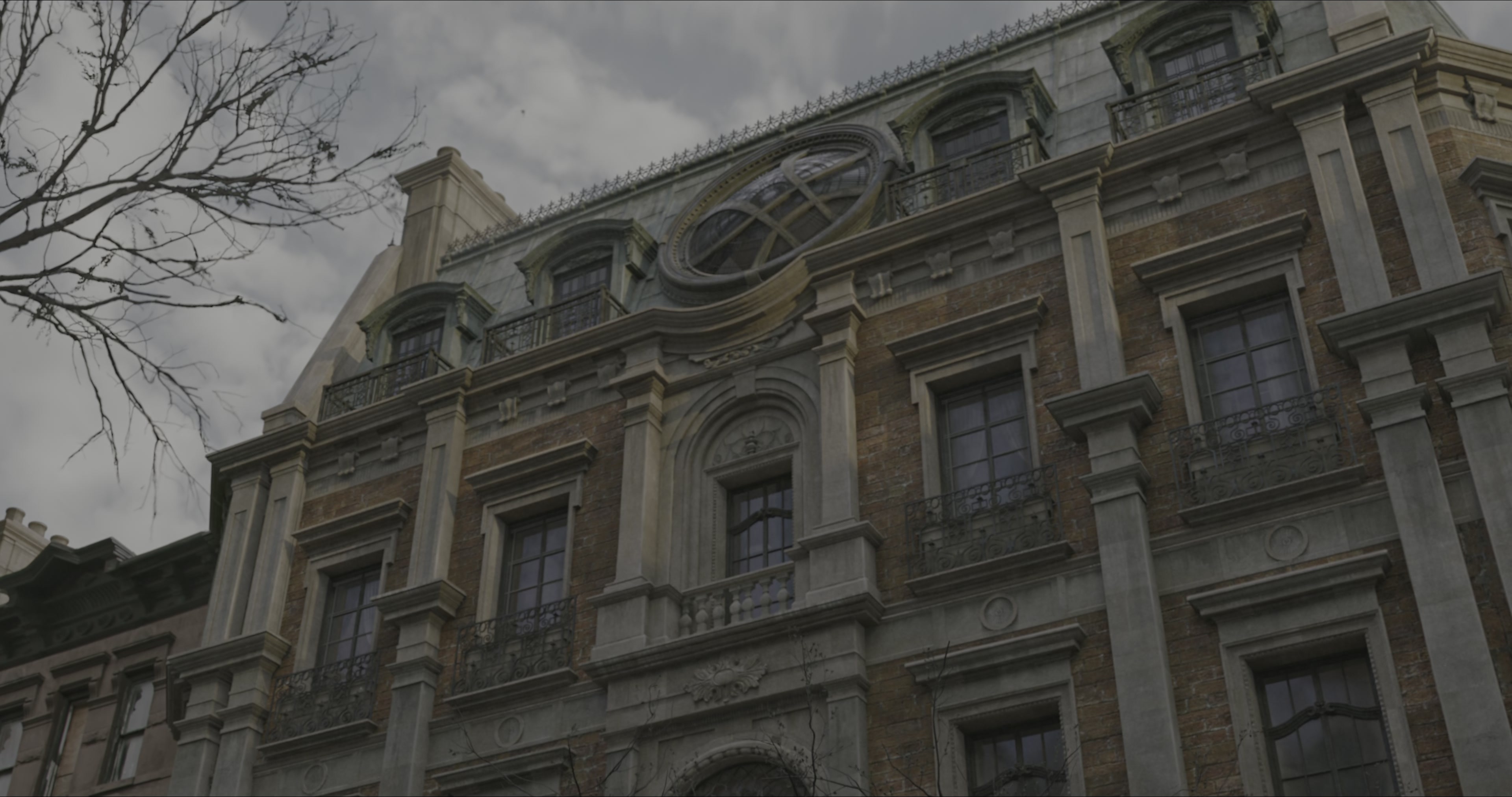 Doctor Strange (2016), wide, 1.90:1 — film still