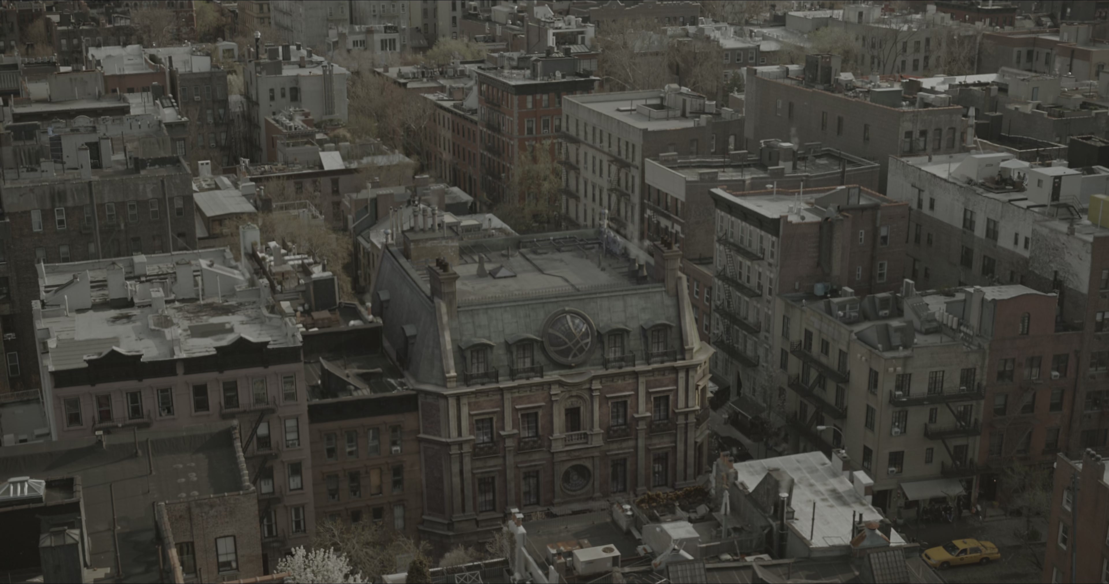 Doctor Strange (2016), wide, 1.90:1 — film still