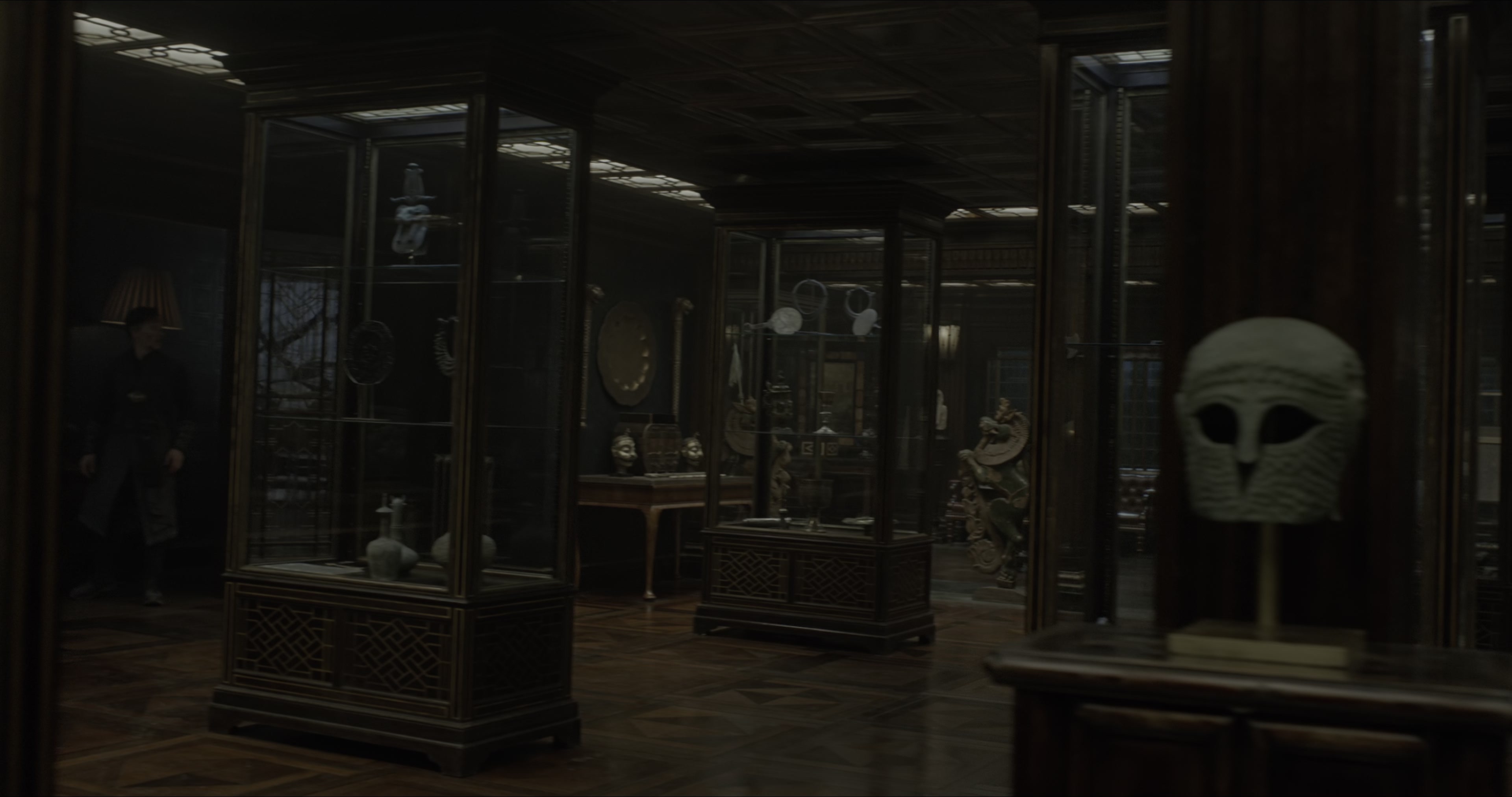 Doctor Strange (2016), wide, 1.90:1 — film still