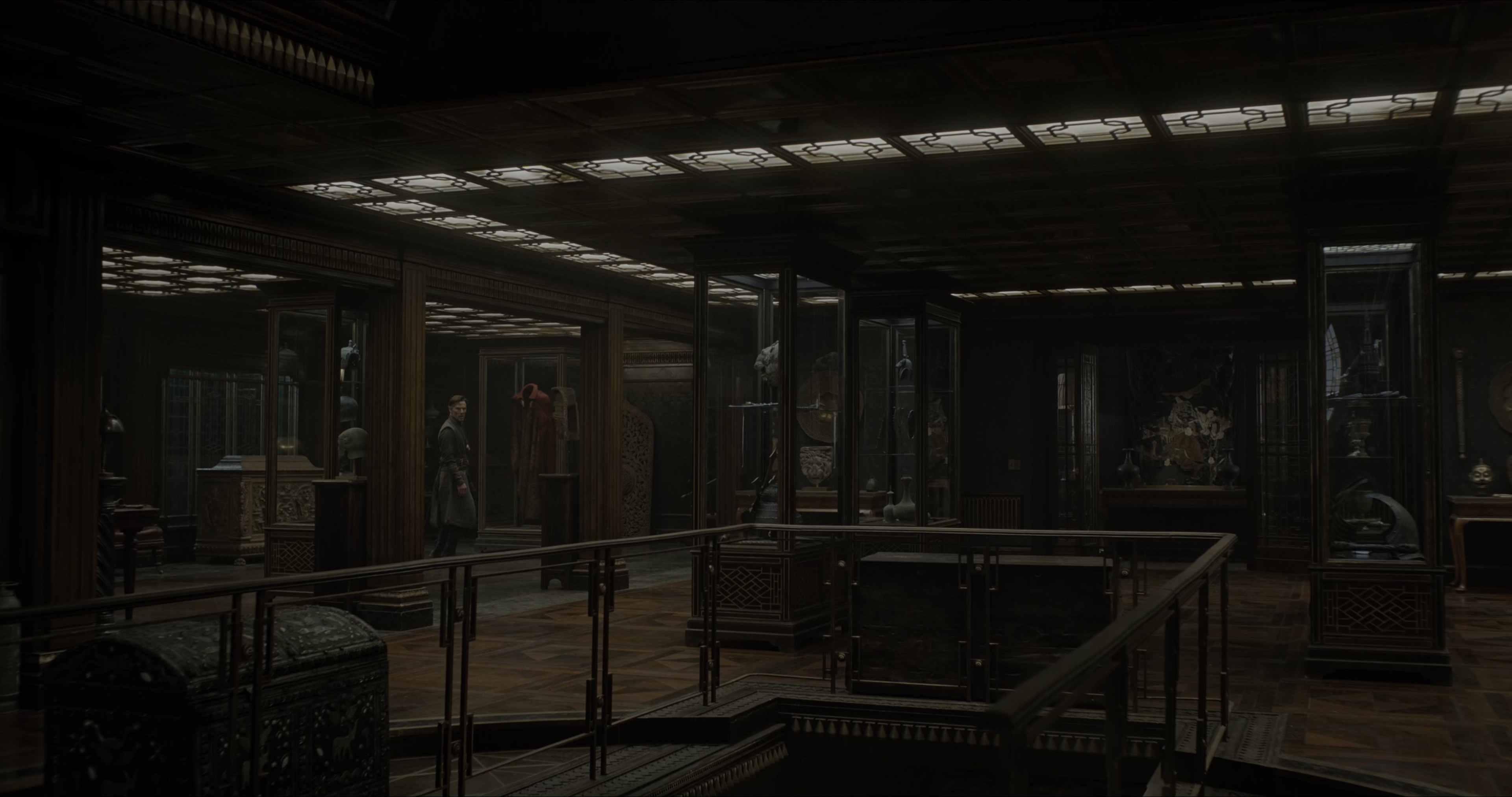 Doctor Strange (2016), wide, 1.90:1 — film still