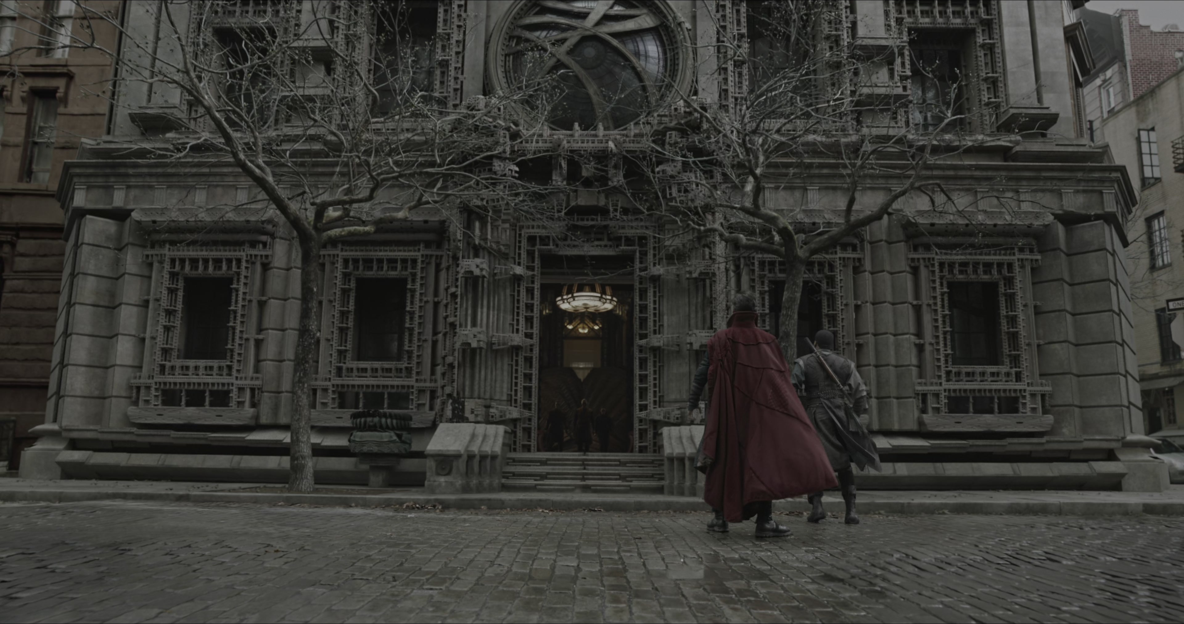 Doctor Strange (2016), wide, 1.90:1 — film still