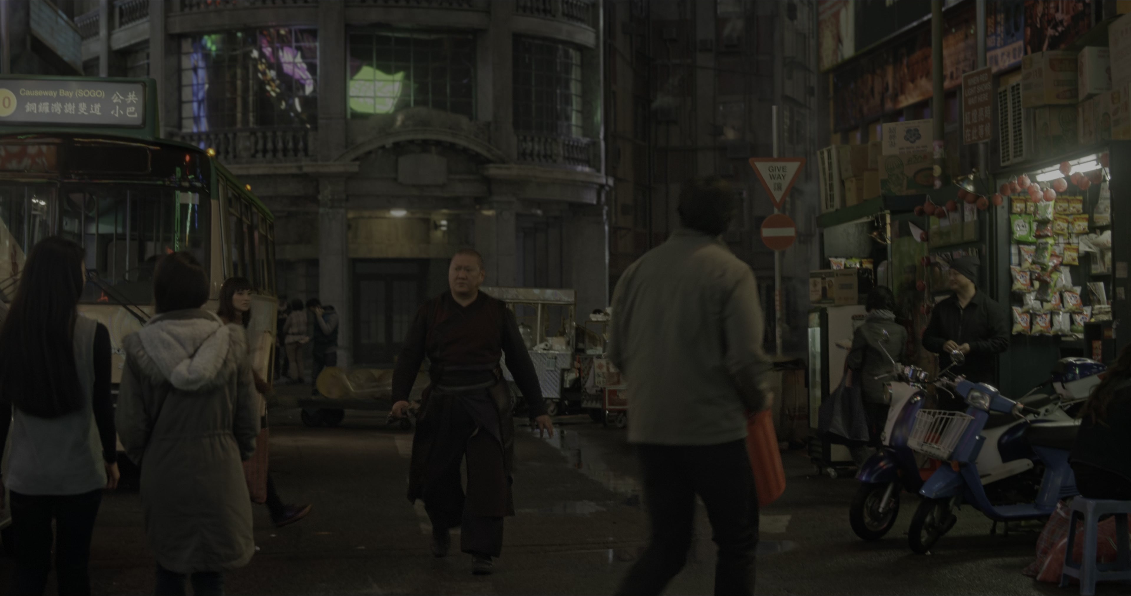 Doctor Strange (2016), wide, 1.90:1 — film still