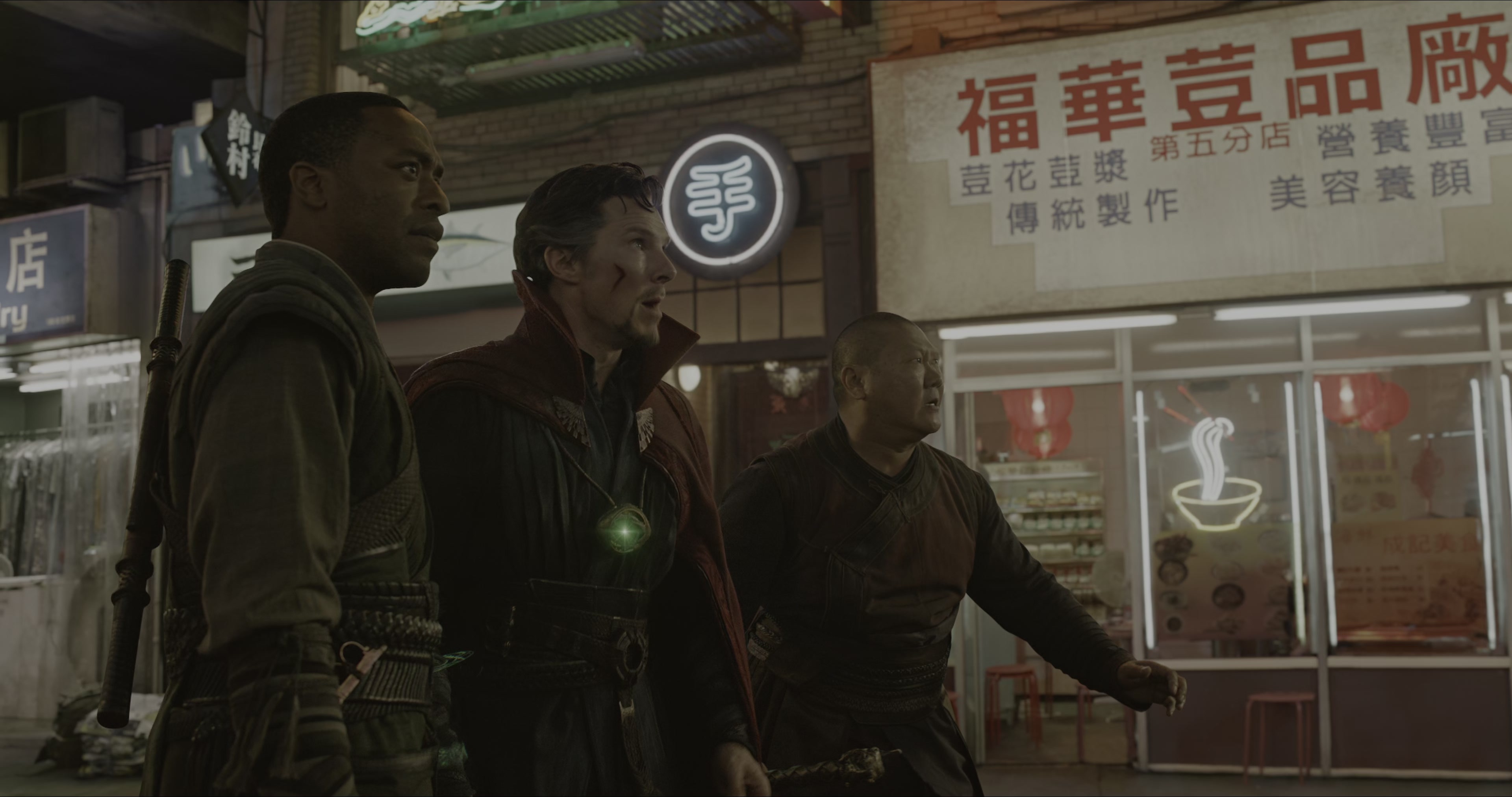Doctor Strange (2016), wide, 1.90:1 — film still