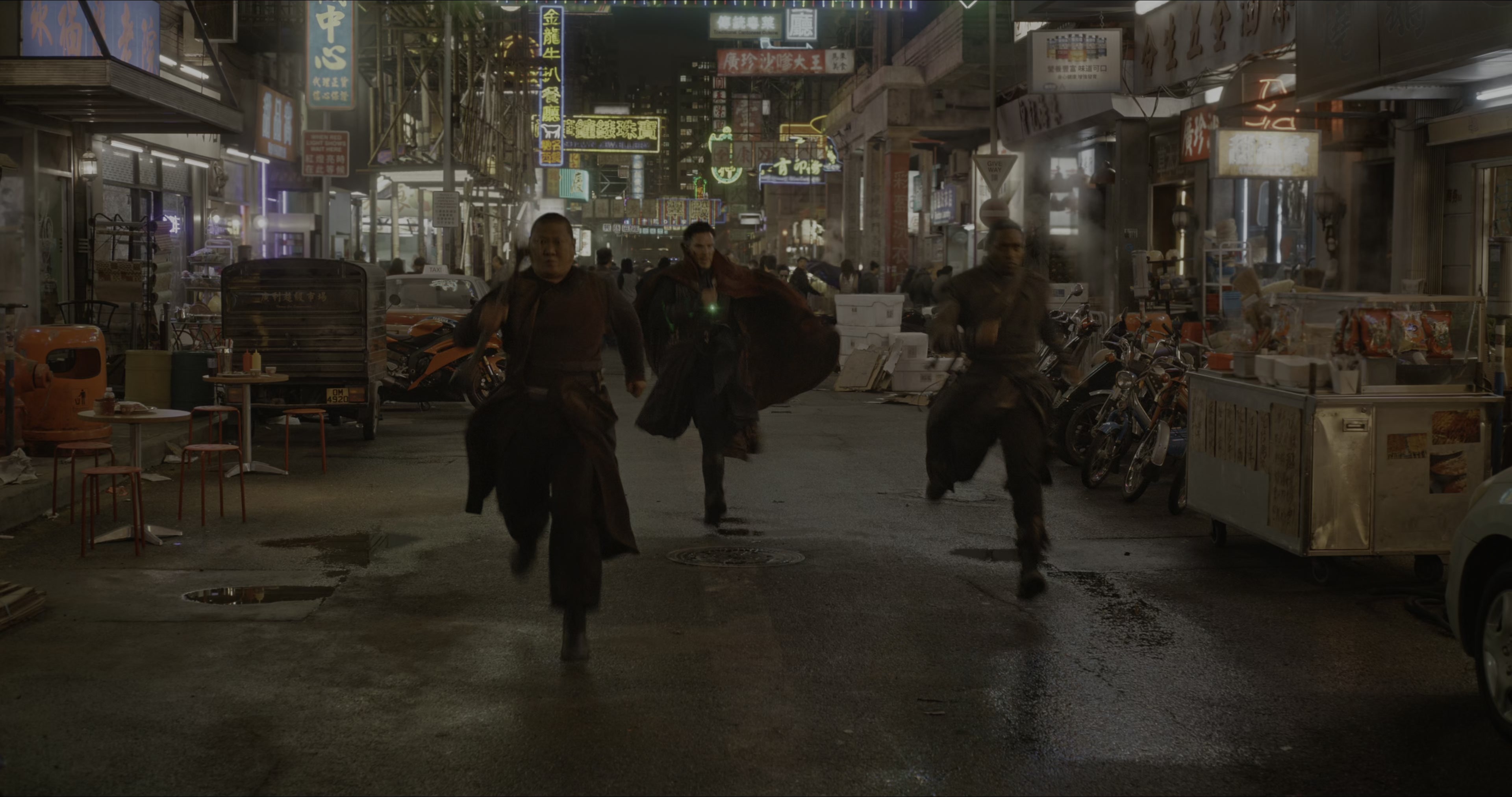 Doctor Strange (2016), wide, 1.90:1 — film still