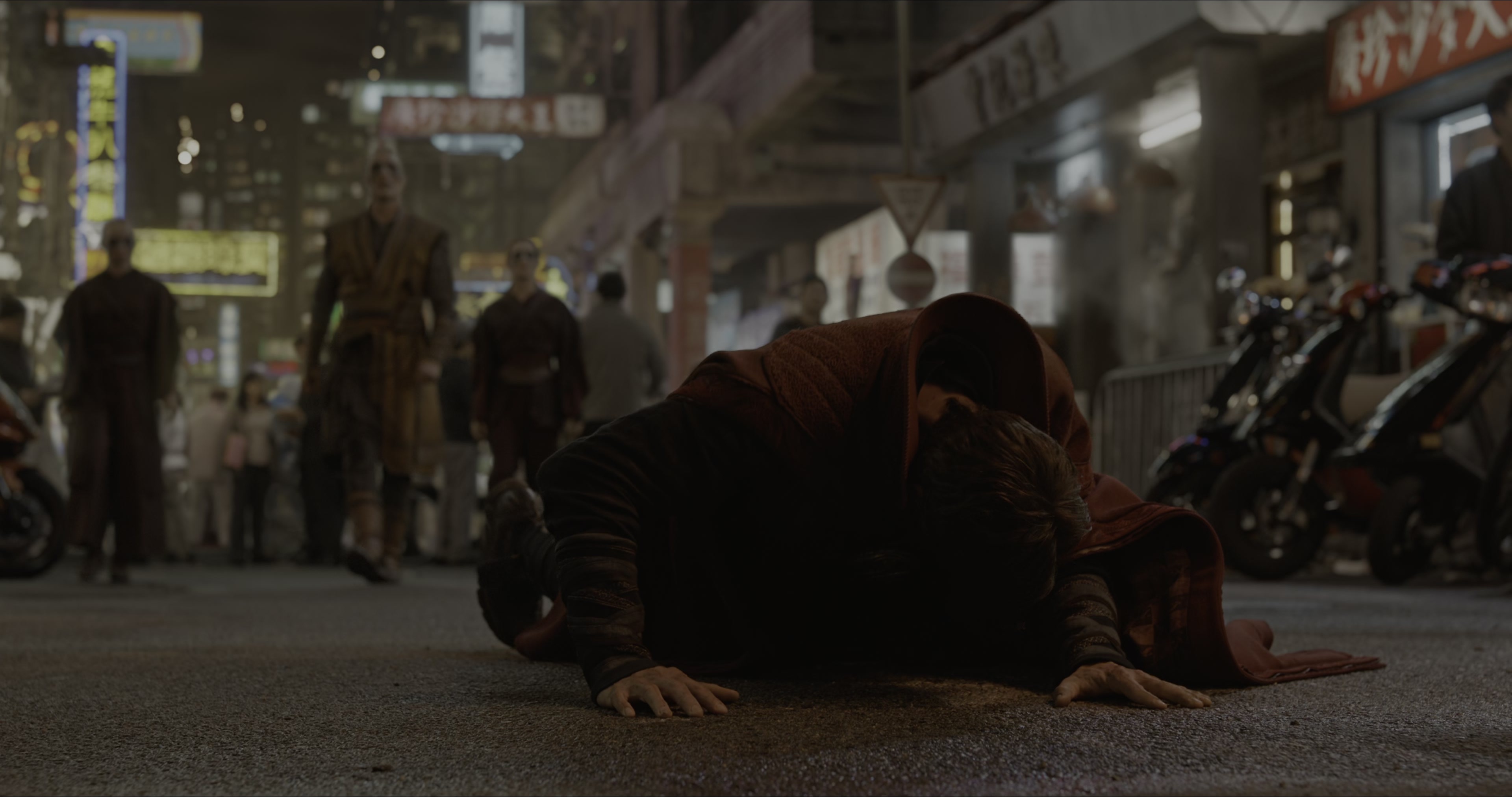 Doctor Strange (2016), wide, 1.90:1 — film still