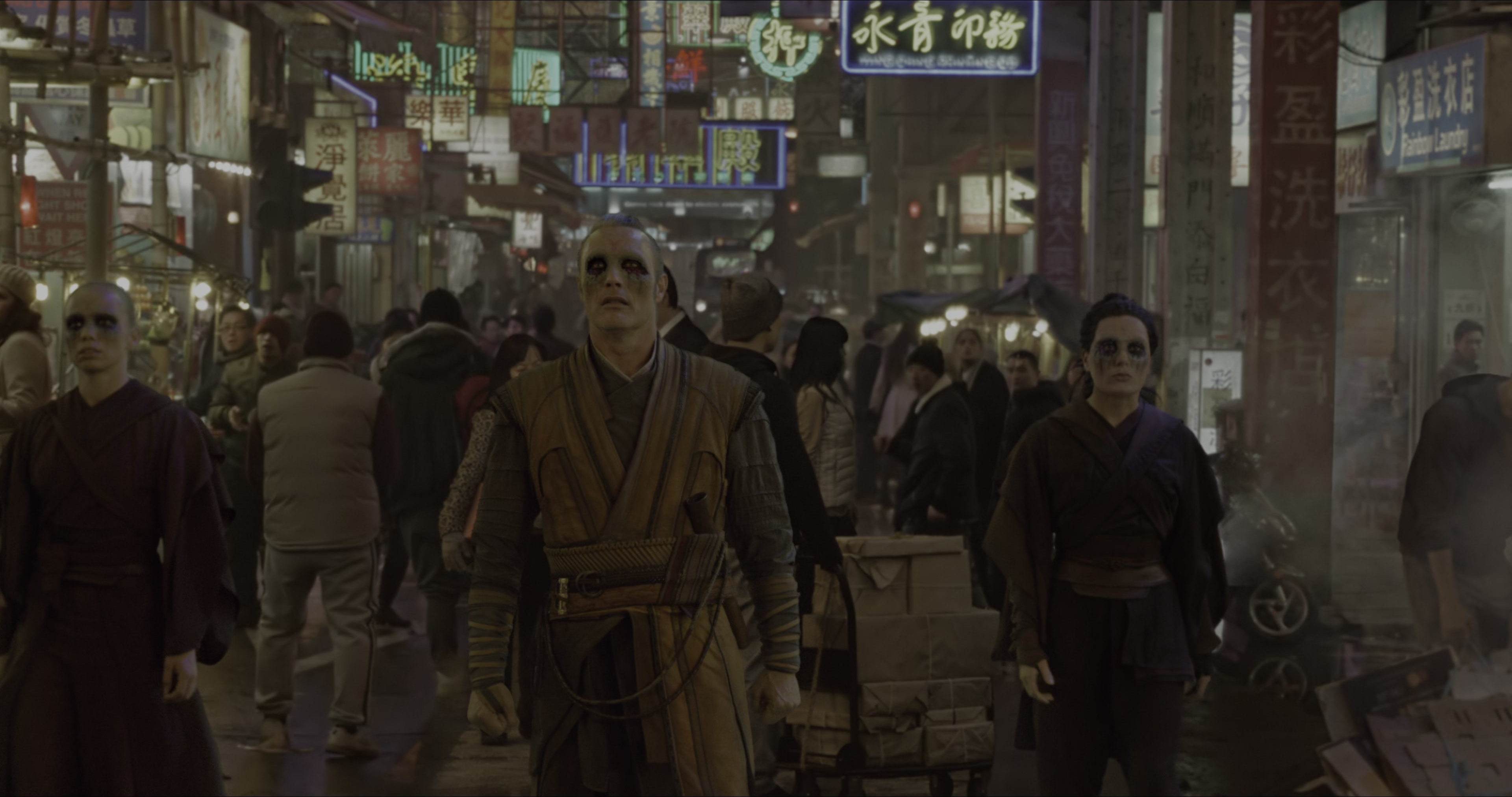 Doctor Strange (2016), wide, 1.90:1 — film still
