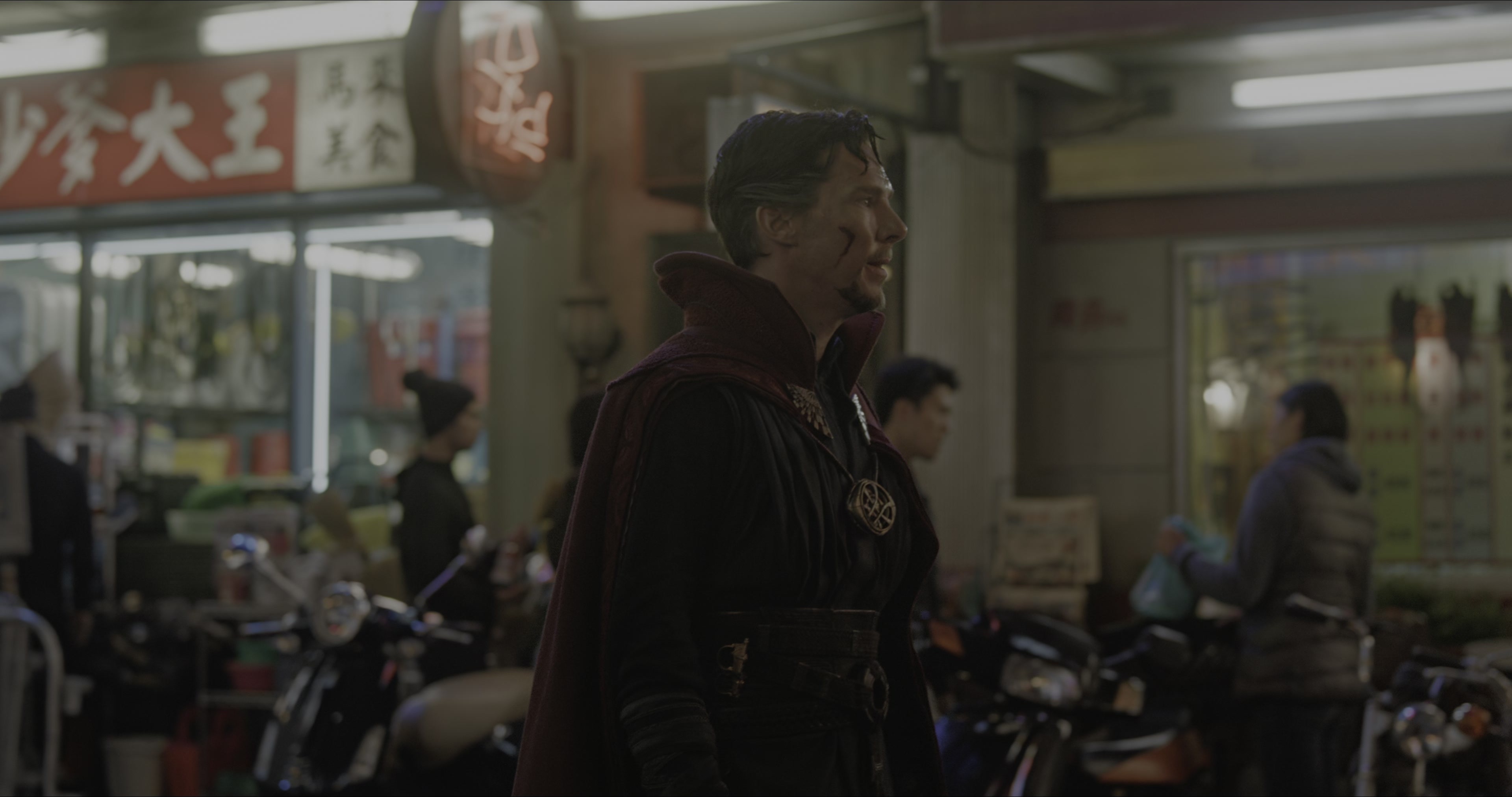 Doctor Strange (2016), wide, 1.90:1 — film still