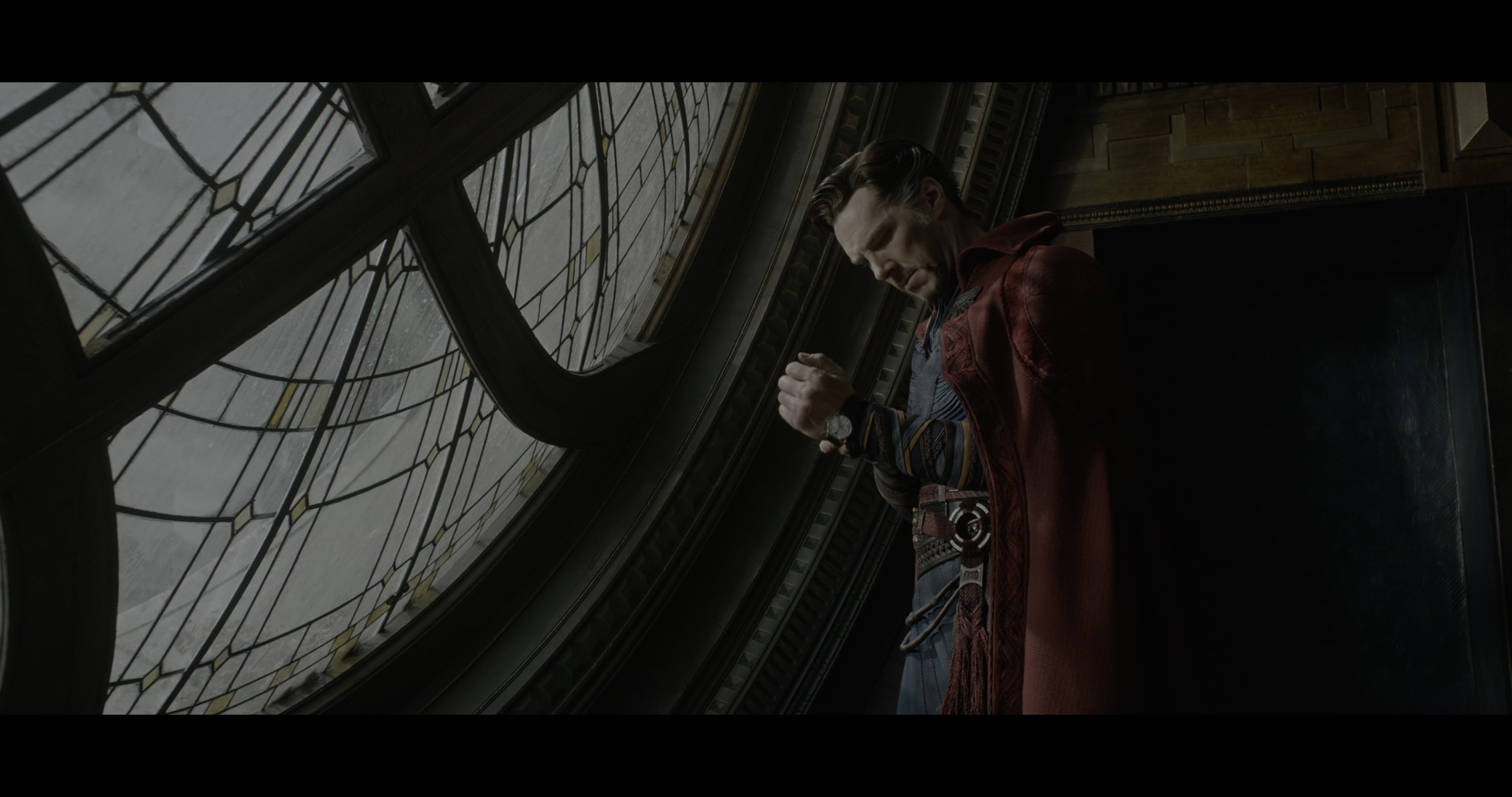 Doctor Strange (2016), wide, 1.90:1 — film still