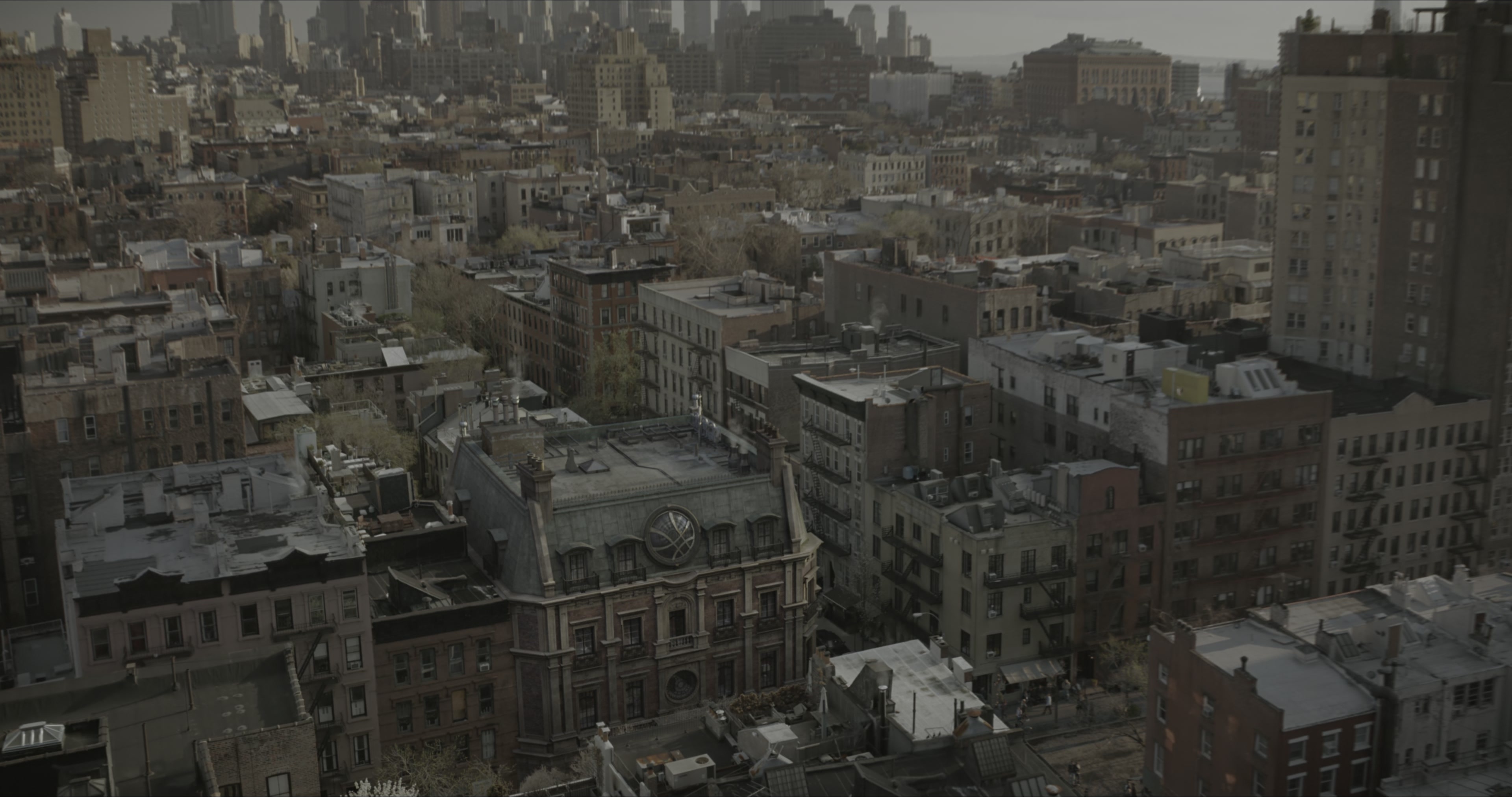 Doctor Strange (2016), wide, 1.90:1 — film still
