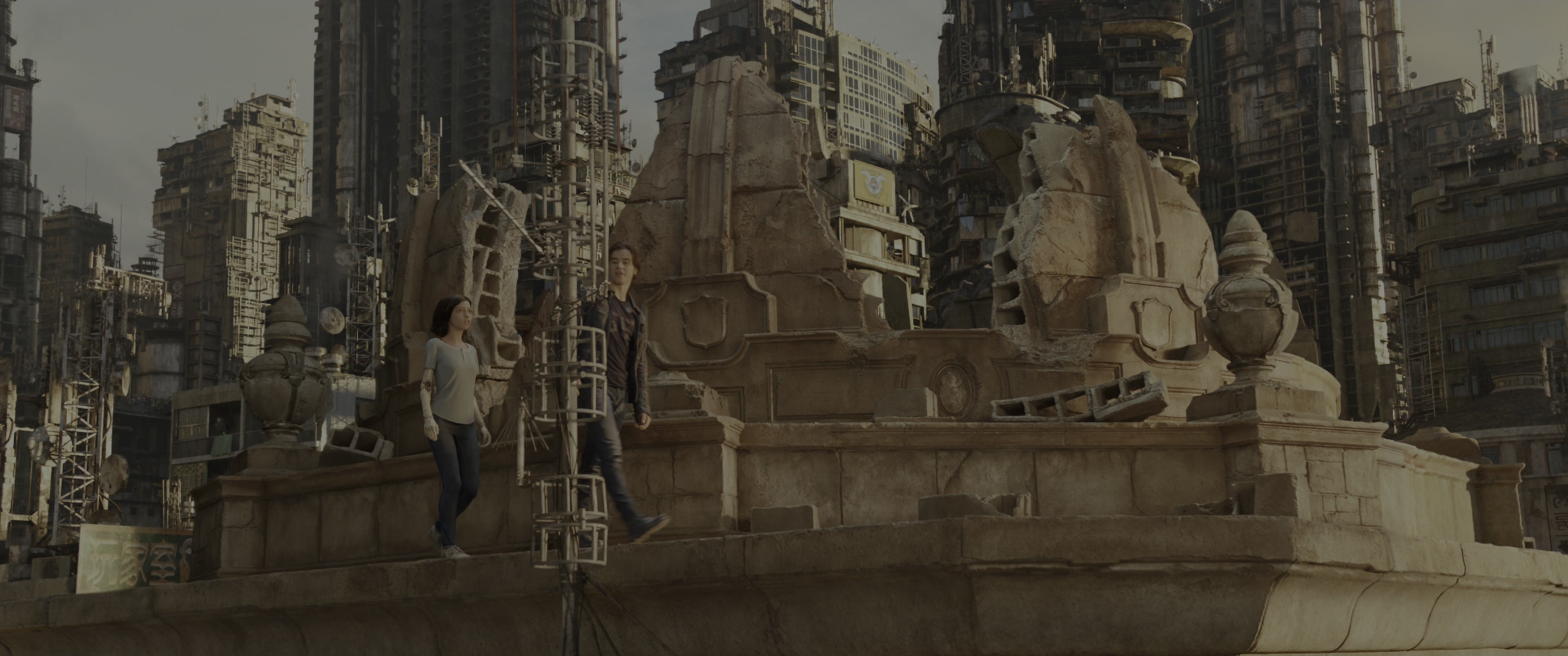 Alita: Battle Angel (2019), wide, 2.39:1 — film still