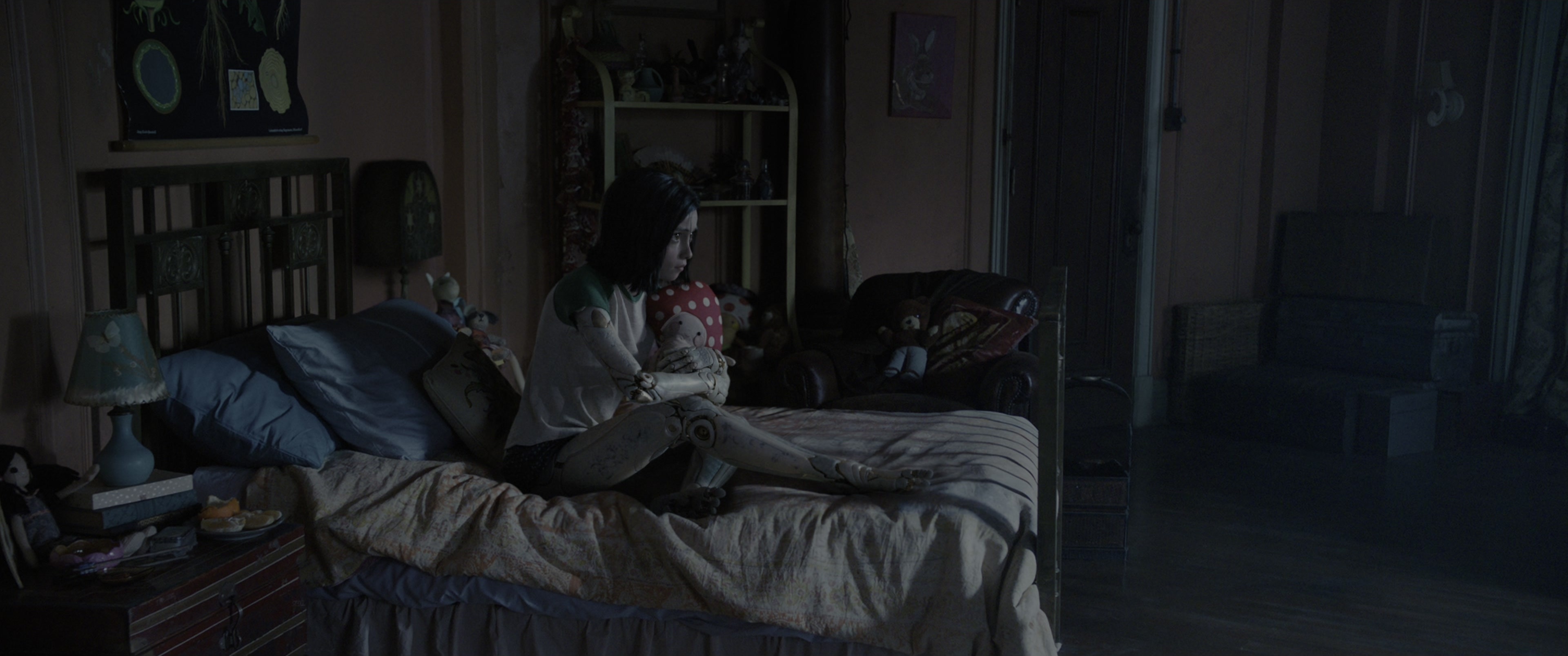 Alita: Battle Angel (2019), wide, 2.39:1 — film still