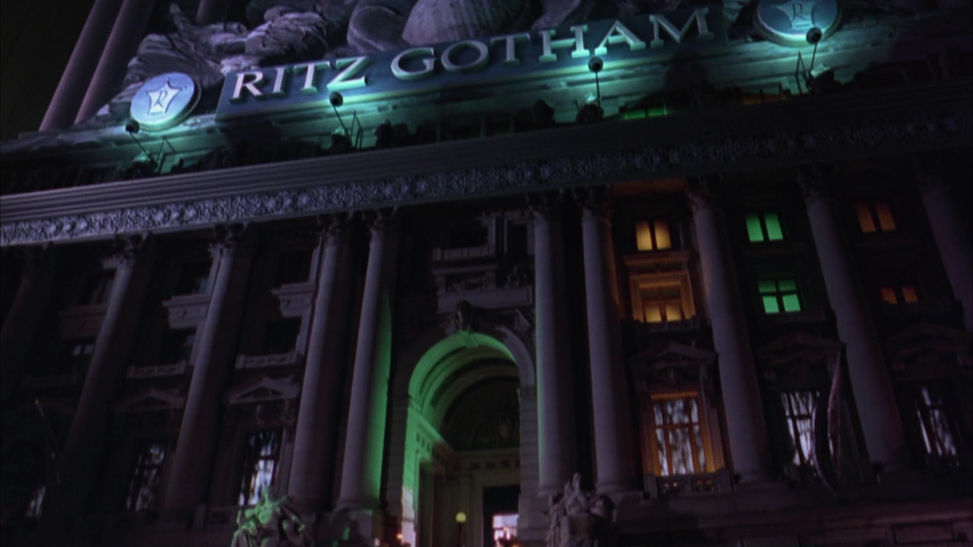Batman Forever (1995), wide, 1.78:1 — film still