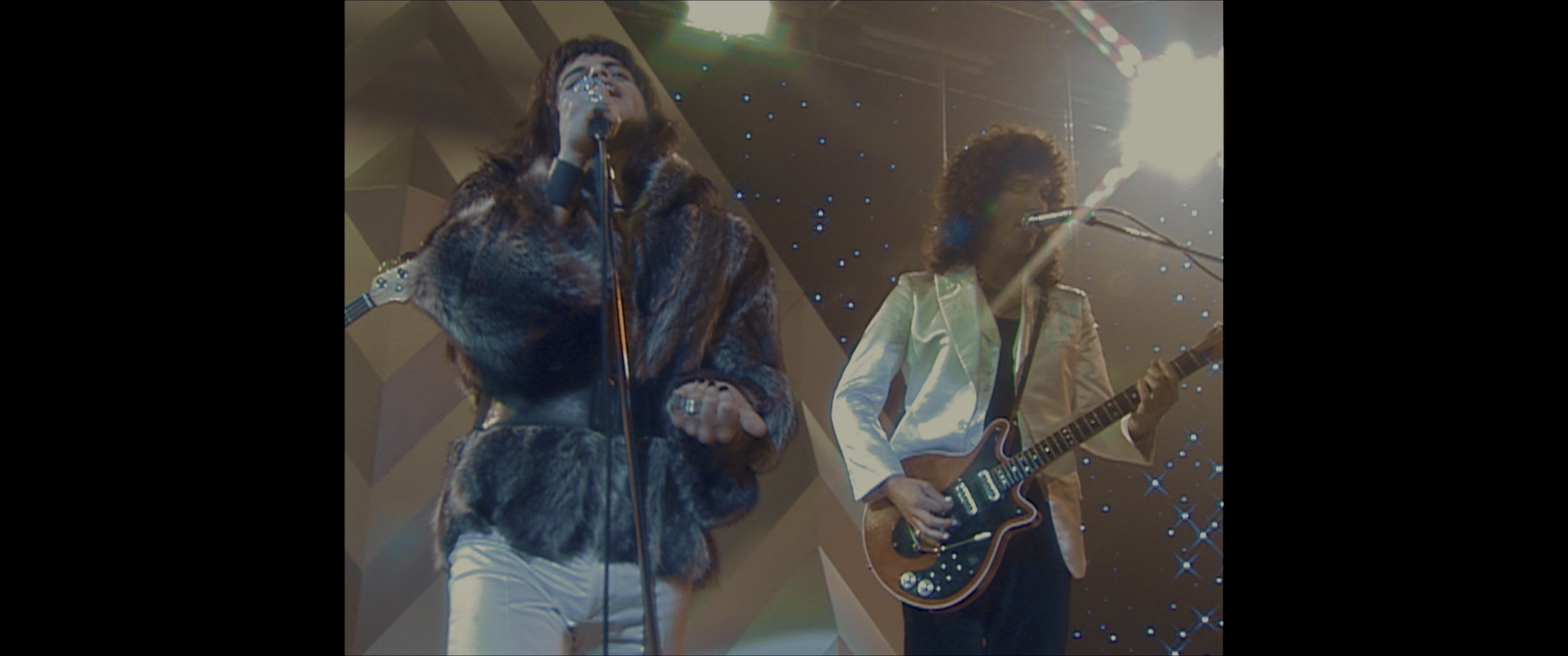 Bohemian Rhapsody (2018), wide, 2.39:1 — film still