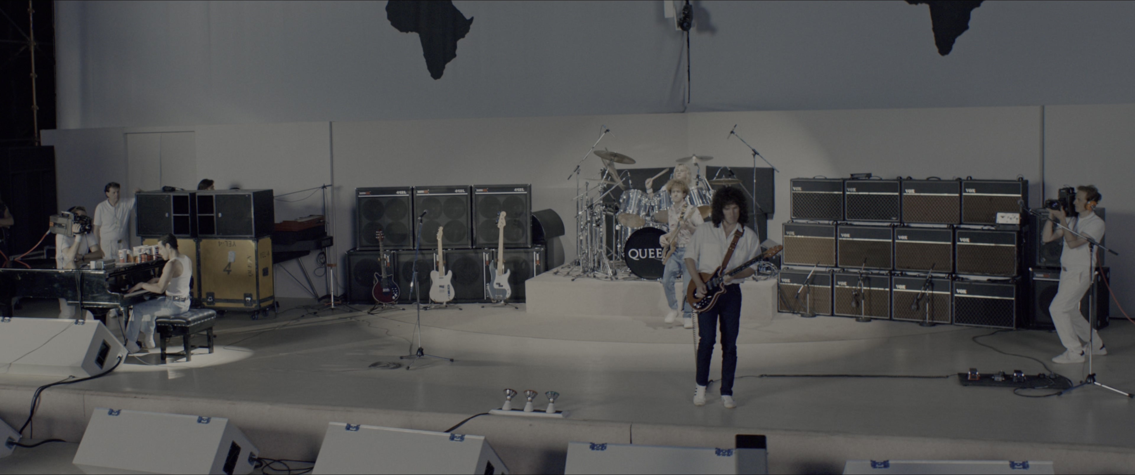 Bohemian Rhapsody (2018), wide, 2.39:1 — film still