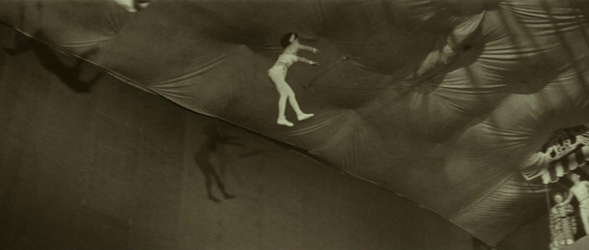 Kyôfu kikei ningen: Edogawa Rampo zenshû (1969), wide, 2.35:1 — film still