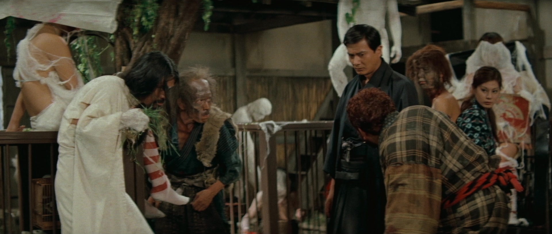 Kyôfu kikei ningen: Edogawa Rampo zenshû (1969), wide, 2.35:1 — film still