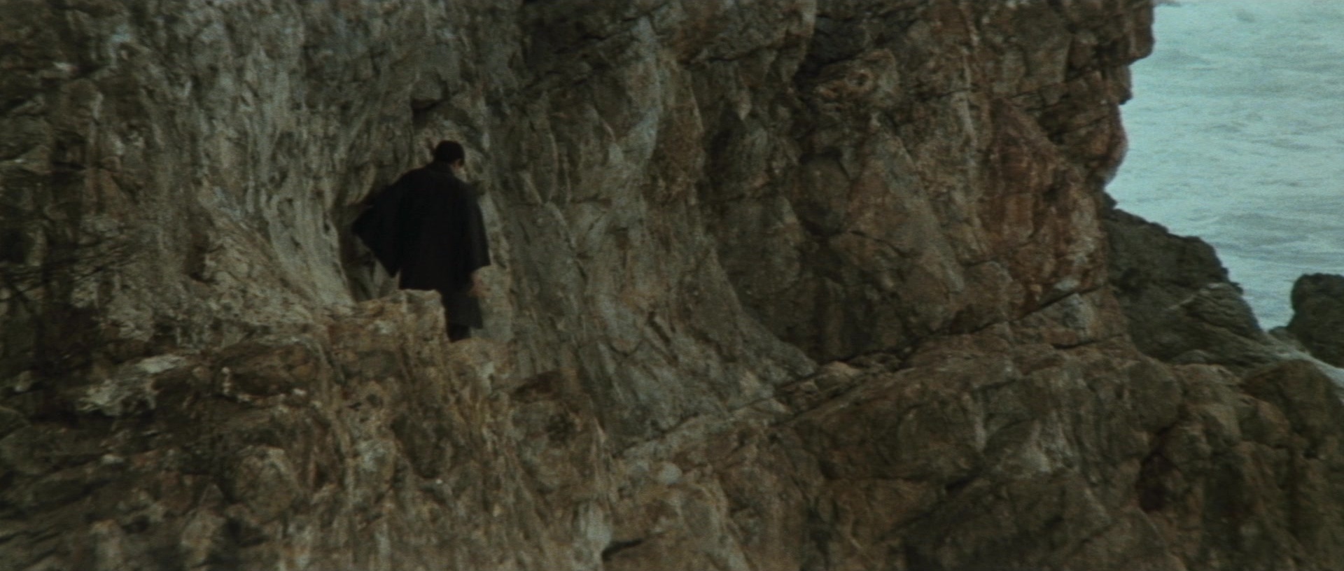 Kyôfu kikei ningen: Edogawa Rampo zenshû (1969), wide, 2.35:1 — film still