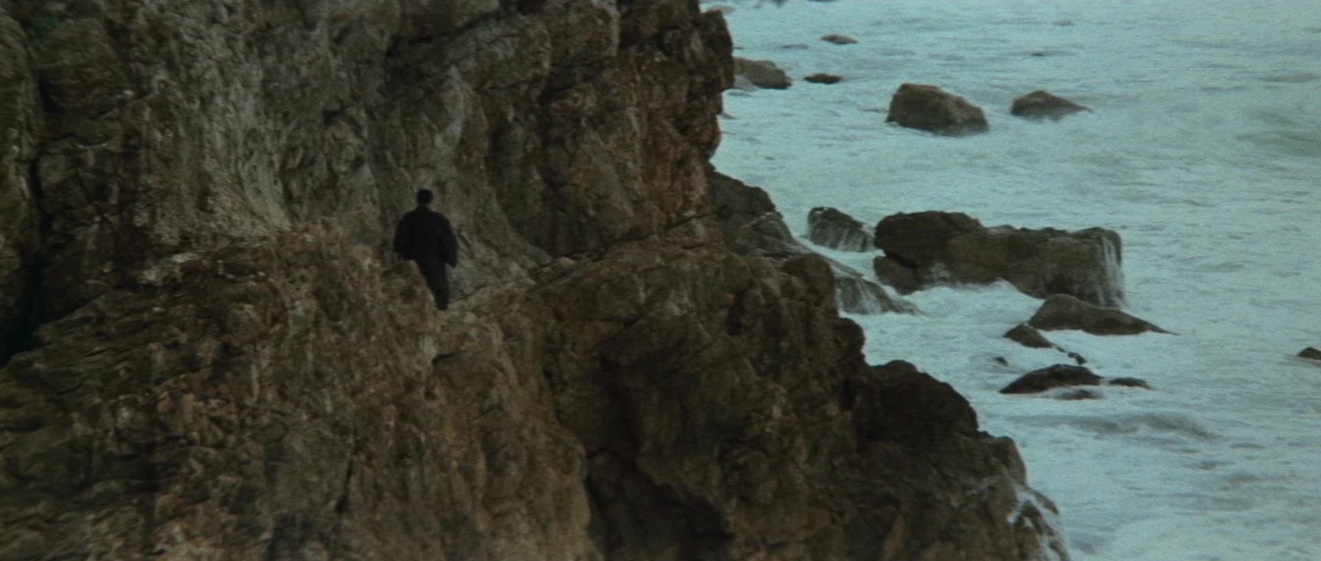 Kyôfu kikei ningen: Edogawa Rampo zenshû (1969), wide, 2.35:1 — film still