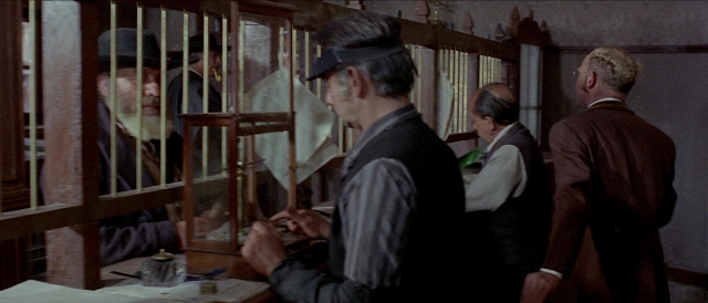 Per qualche dollaro in più — film still