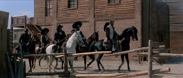 Per qualche dollaro in più — film still