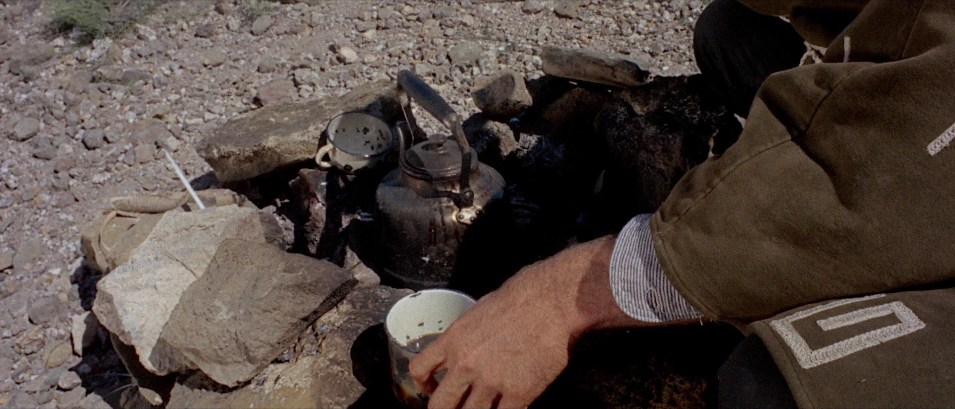 Per qualche dollaro in più (1965), wide, 2.33:1 — film still
