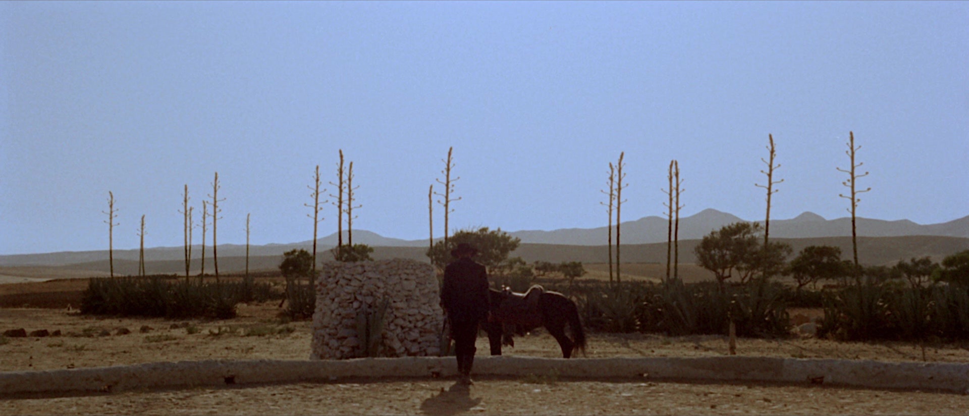 Per qualche dollaro in più (1965), wide, 2.33:1 — film still