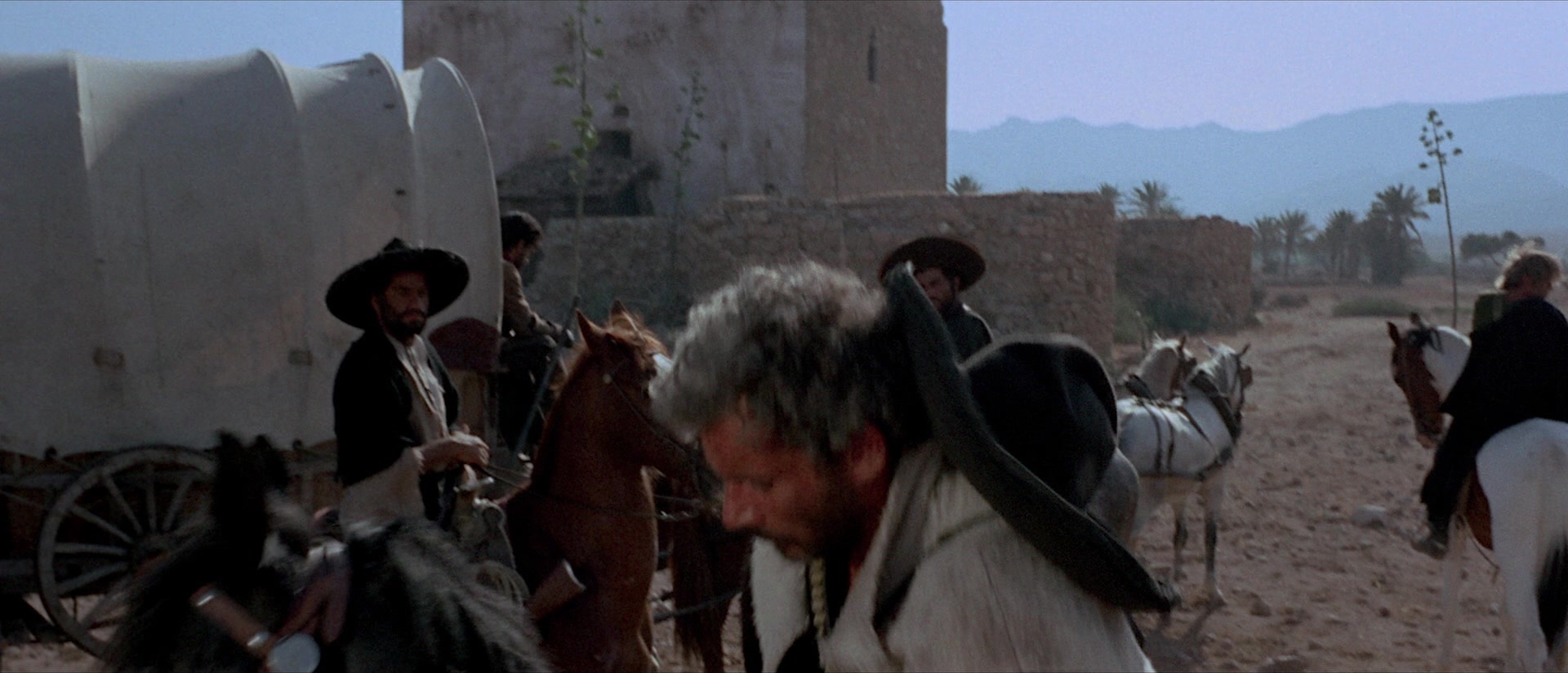 Per qualche dollaro in più (1965), wide, 2.33:1 — film still