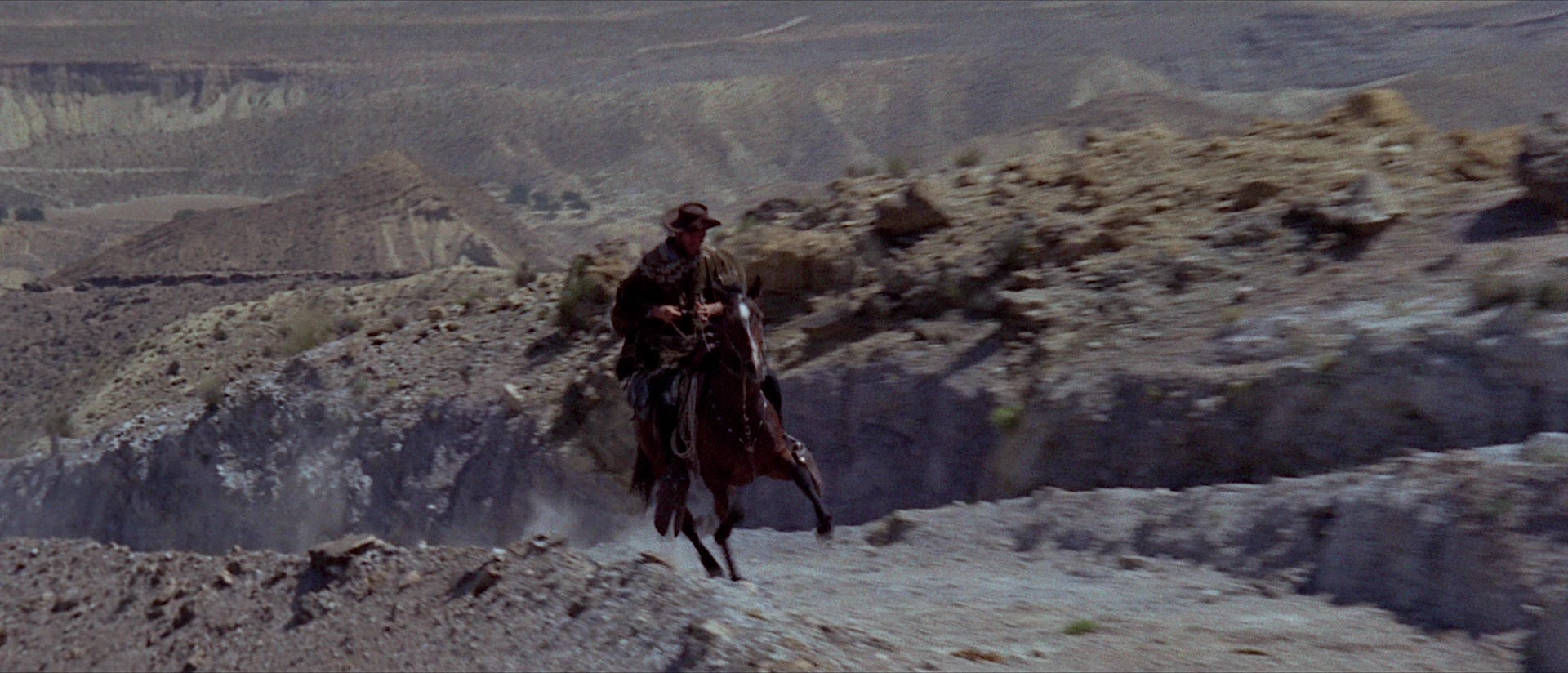 Per qualche dollaro in più (1965), wide, 2.33:1 — film still