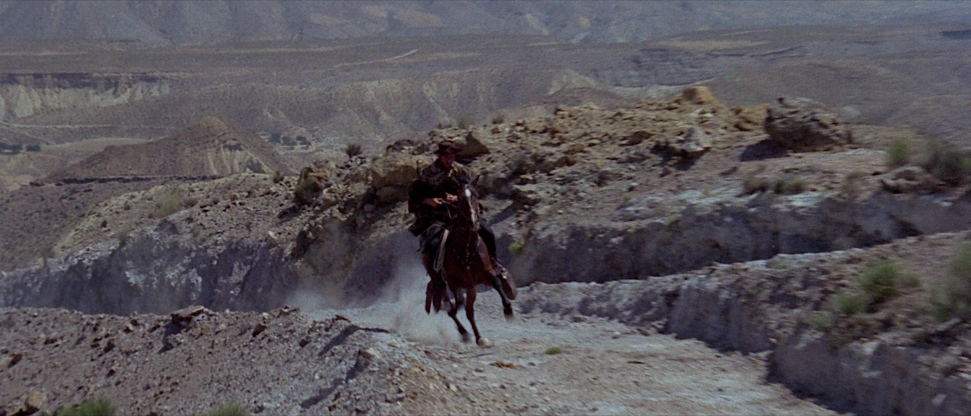 Per qualche dollaro in più (1965), wide, 2.33:1 — film still