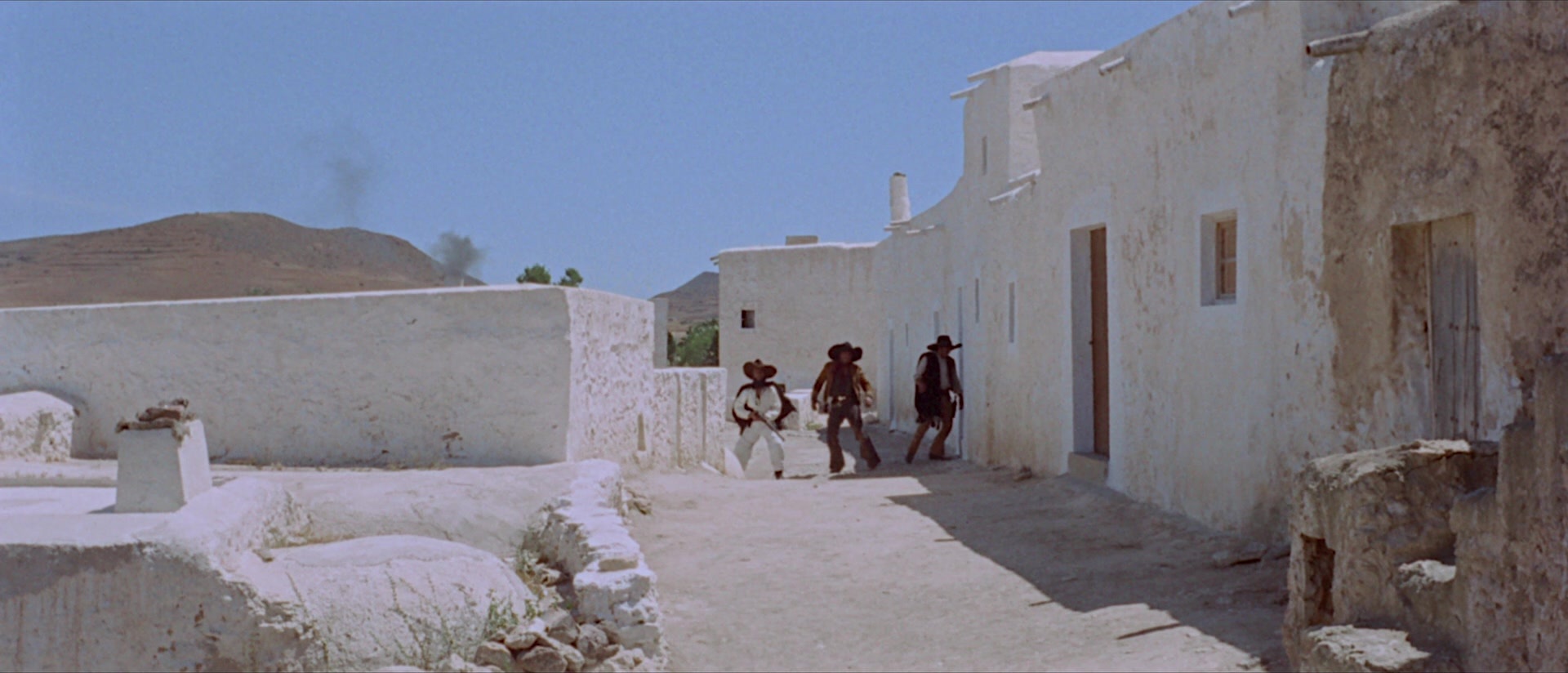 Per qualche dollaro in più (1965), wide, 2.33:1 — film still