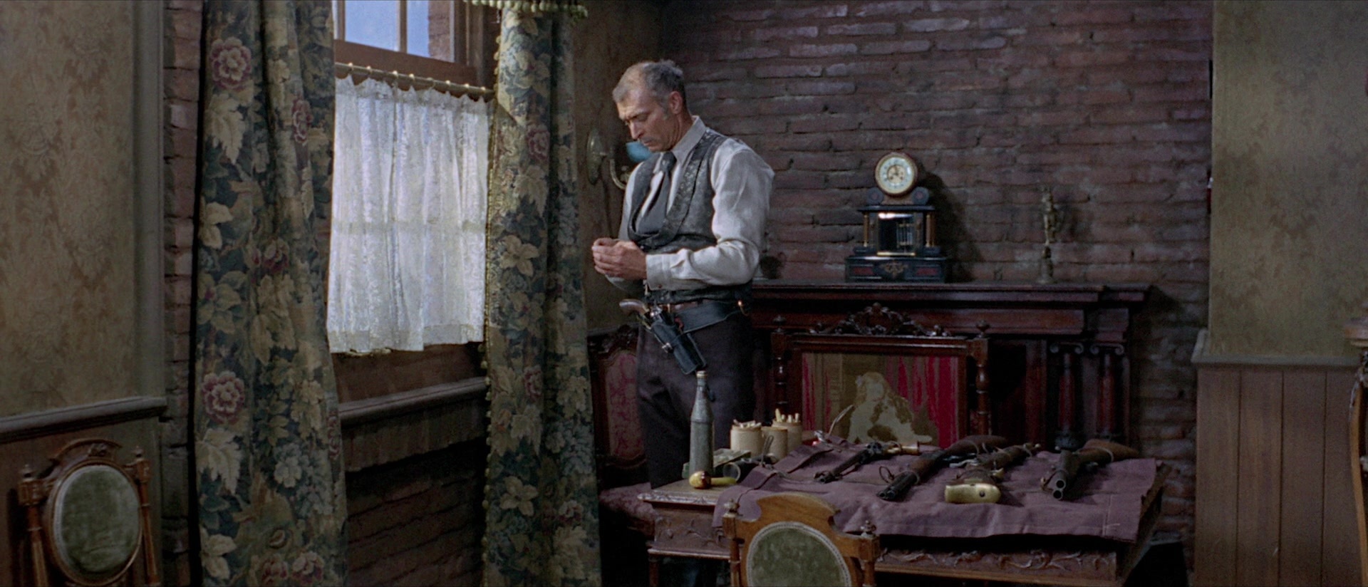 Per qualche dollaro in più (1965), wide, 2.33:1 — film still